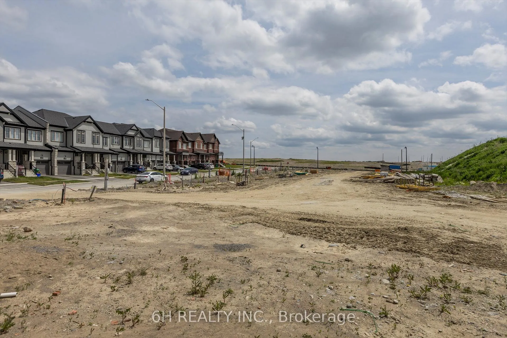 Photo 46 of 145 Pike Street, Peterborough, Monaghan Ward 2 — HOMEH