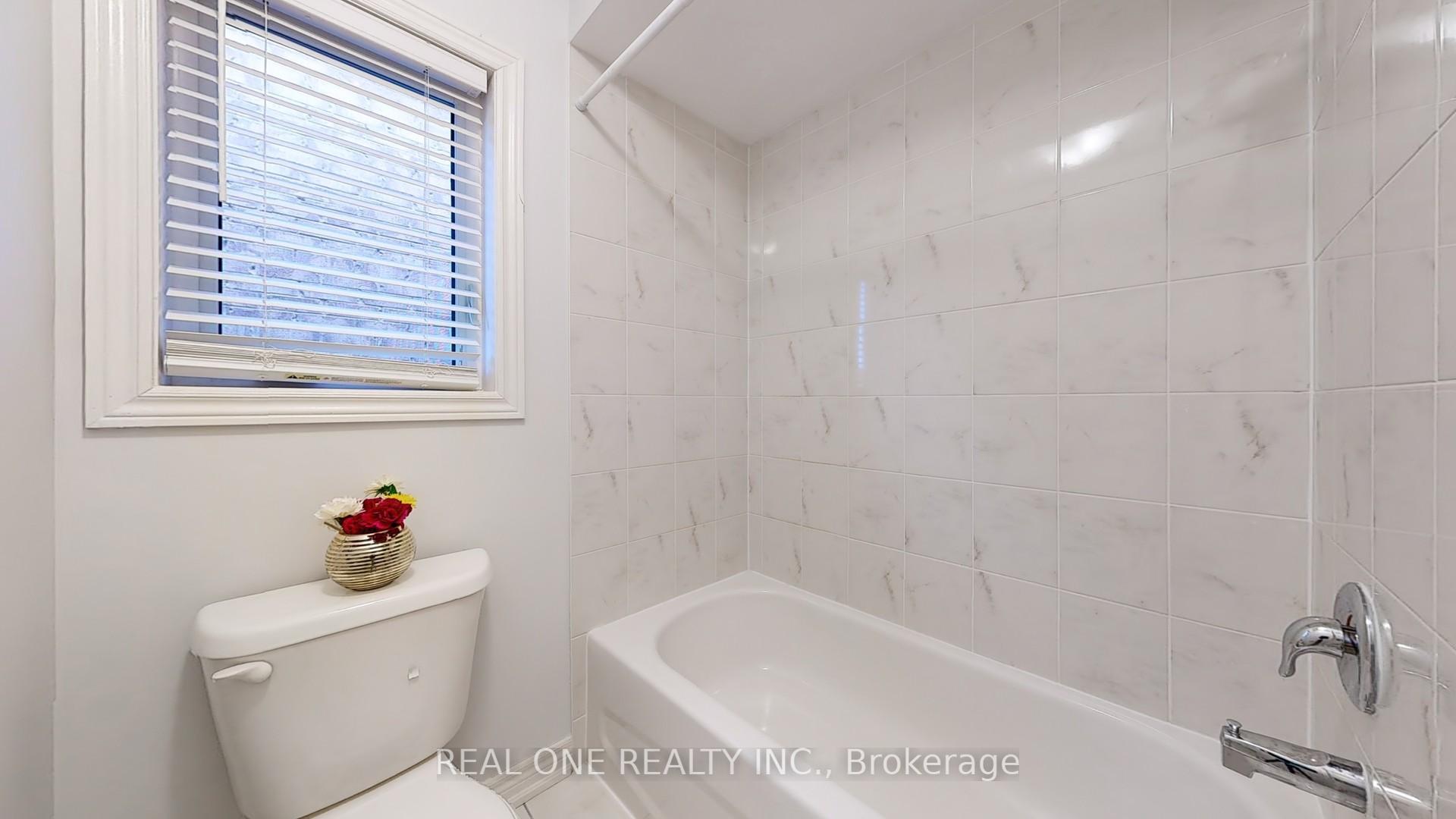 Photo 32 of 305 Windfields Farm Drive W, Oshawa, Windfields — HOMEH