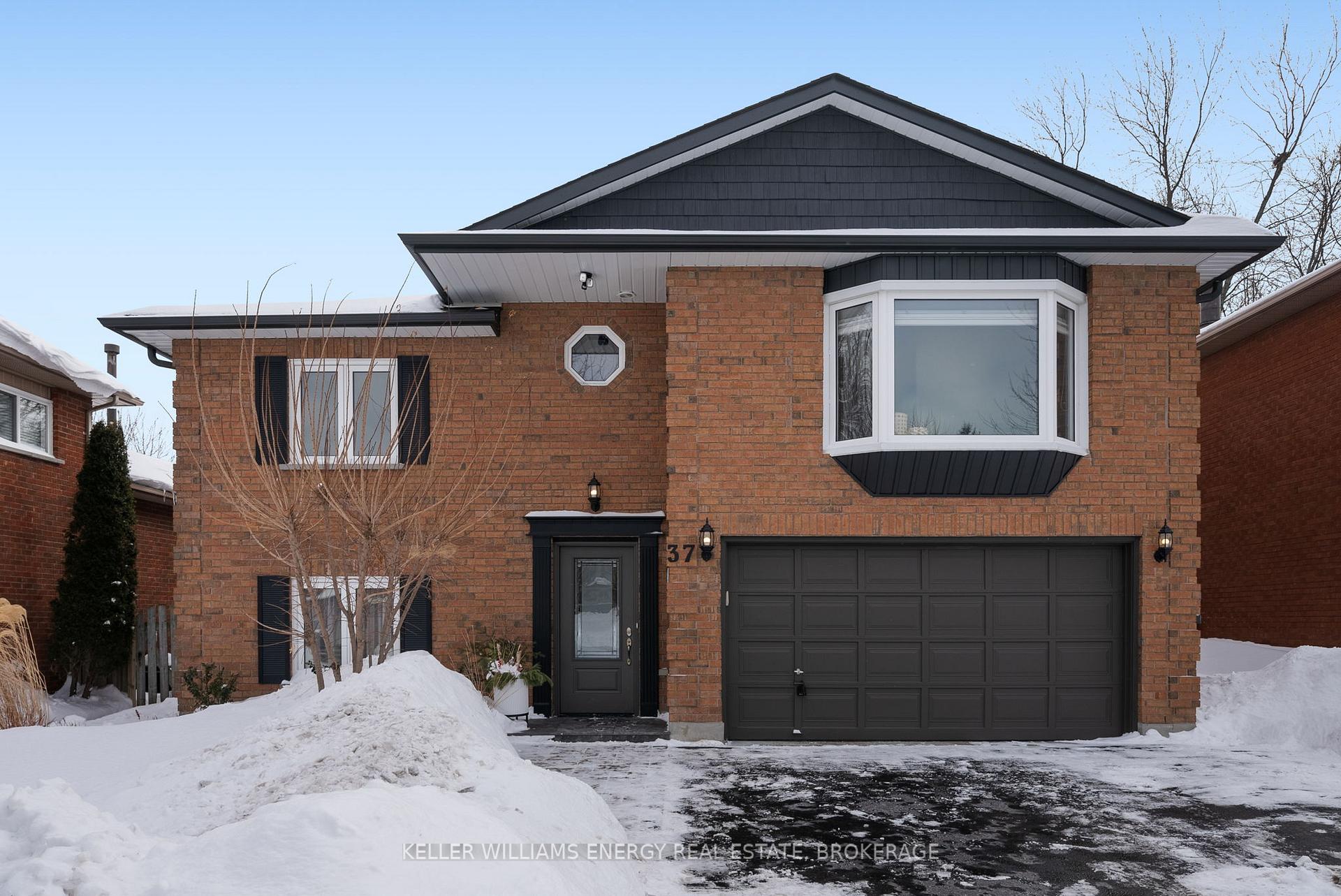 Photo 1 of 37 Limestone Crescent, Whitby, Pringle Creek — HOMEH