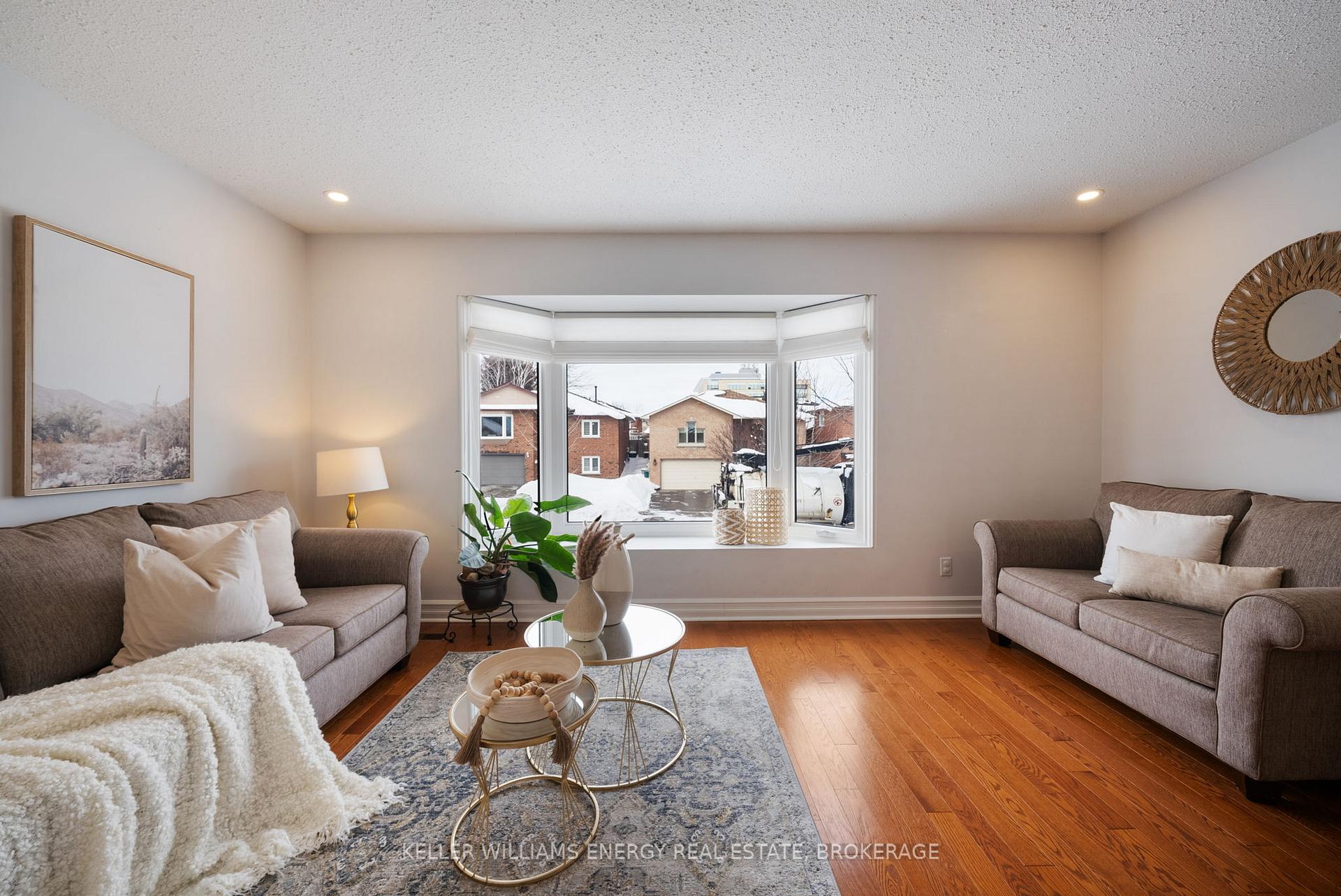 Photo 5 of 37 Limestone Crescent, Whitby, Pringle Creek — HOMEH