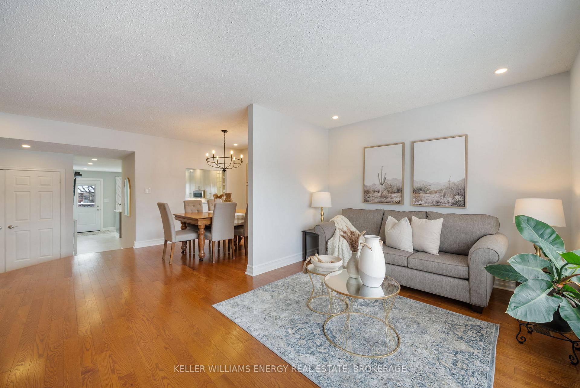 Photo 6 of 37 Limestone Crescent, Whitby, Pringle Creek — HOMEH