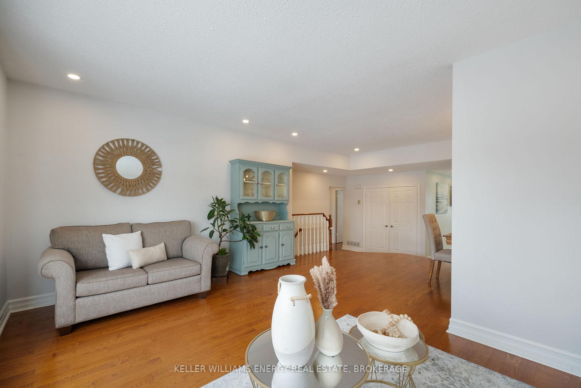 Photo 7 of 37 Limestone Crescent, Whitby, Pringle Creek — HOMEH