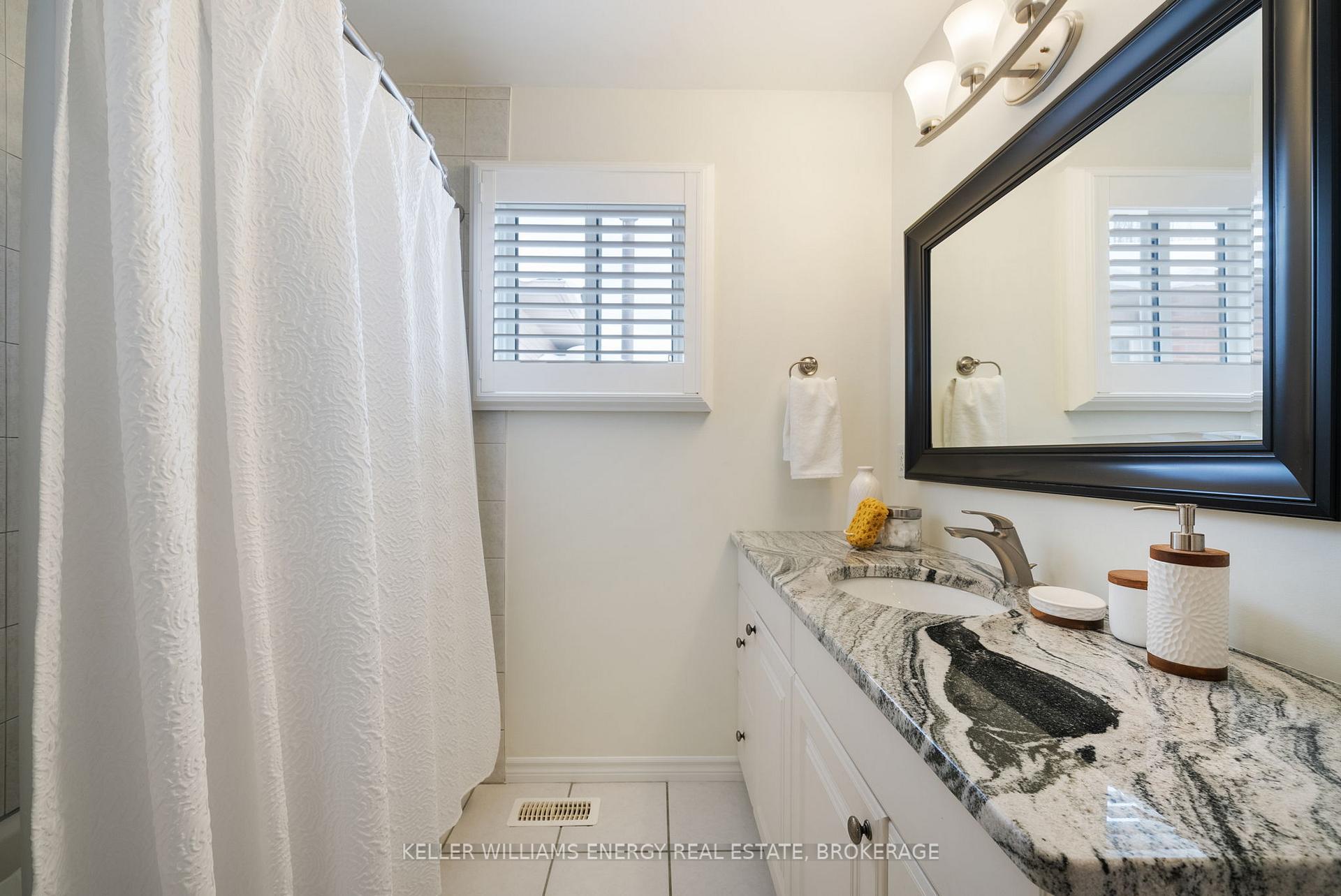 Photo 13 of 37 Limestone Crescent, Whitby, Pringle Creek — HOMEH