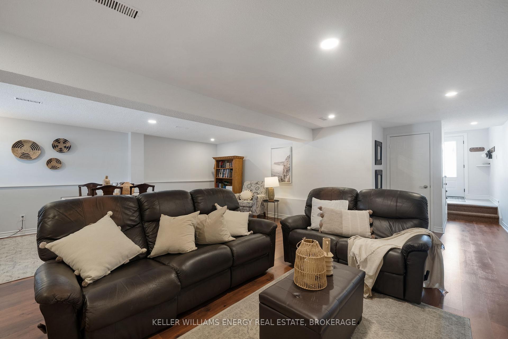 Photo 20 of 37 Limestone Crescent, Whitby, Pringle Creek — HOMEH