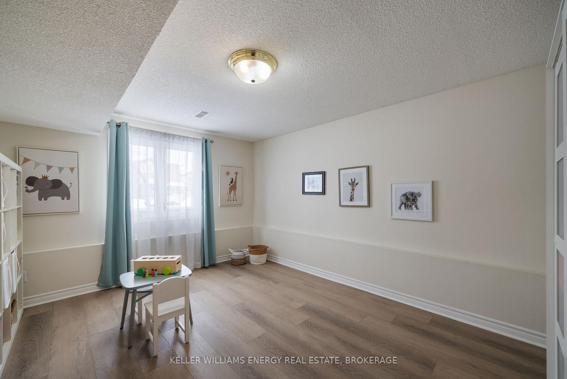 Photo 21 of 37 Limestone Crescent, Whitby, Pringle Creek — HOMEH