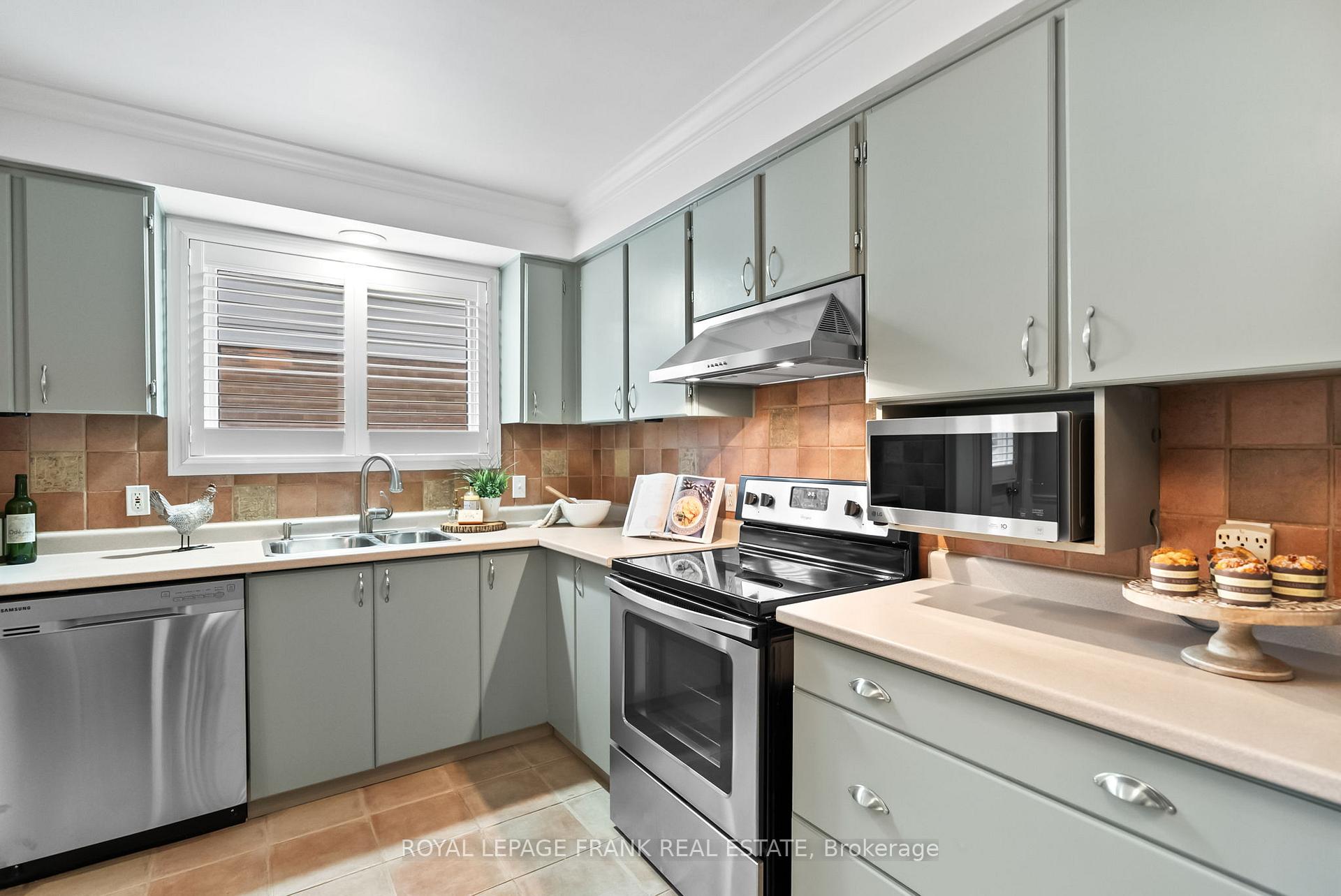 Photo 13 of 475 Rossland Road E, Oshawa, O'Neill — HOMEH