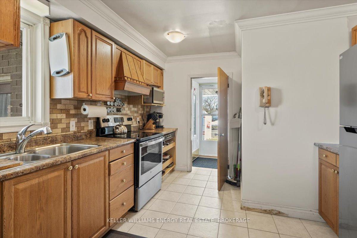 Photo 11 of 376 Adelaide Avenue E, Oshawa, O'Neill — HOMEH
