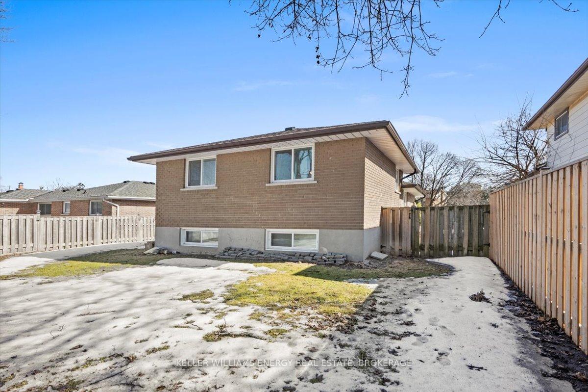 Photo 34 of 376 Adelaide Avenue E, Oshawa, O'Neill — HOMEH
