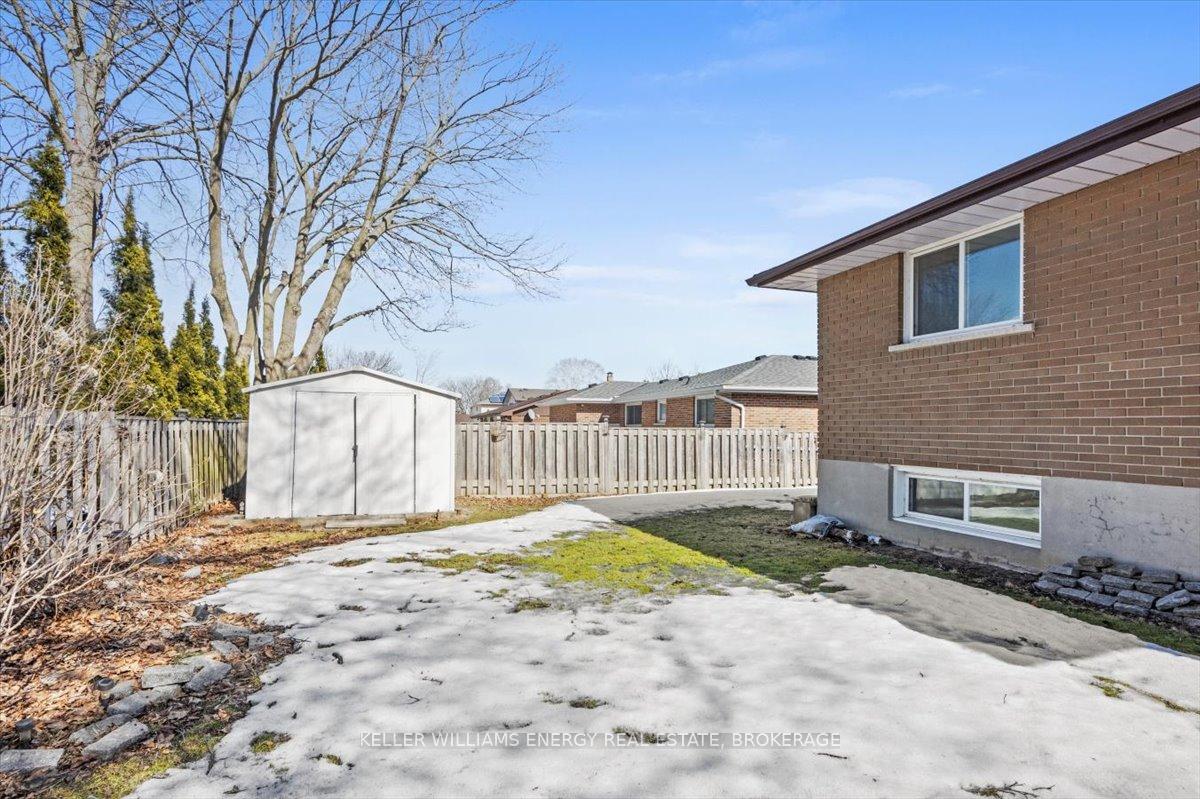 Photo 35 of 376 Adelaide Avenue E, Oshawa, O'Neill — HOMEH
