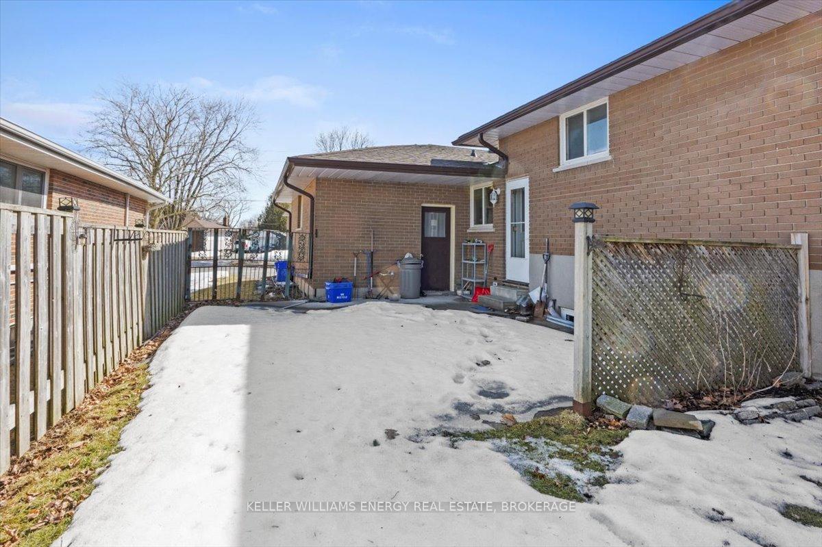Photo 37 of 376 Adelaide Avenue E, Oshawa, O'Neill — HOMEH