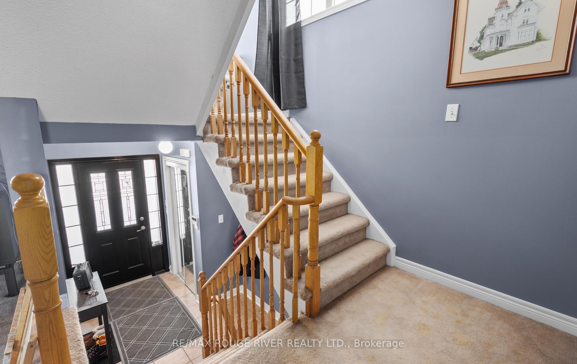 Photo 6 of 149 Stokely Crescent, Whitby, Downtown Whitby — HOMEH