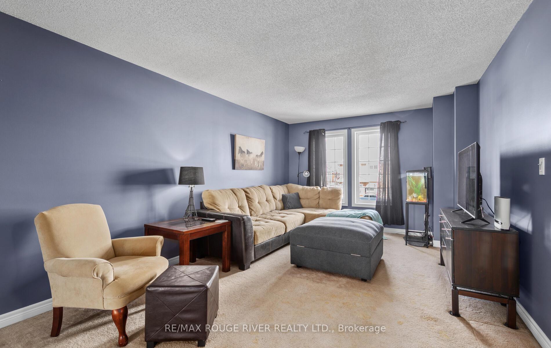 Photo 7 of 149 Stokely Crescent, Whitby, Downtown Whitby — HOMEH