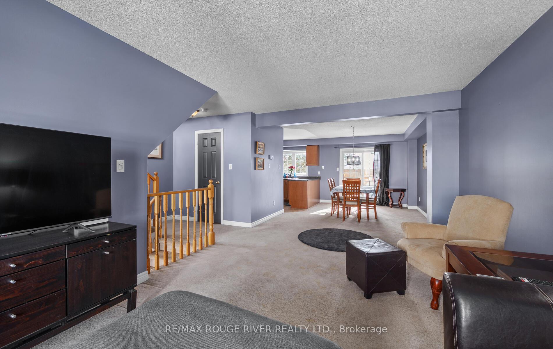 Photo 9 of 149 Stokely Crescent, Whitby, Downtown Whitby — HOMEH