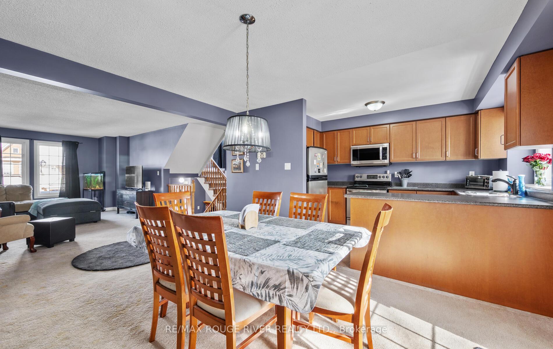 Photo 12 of 149 Stokely Crescent, Whitby, Downtown Whitby — HOMEH
