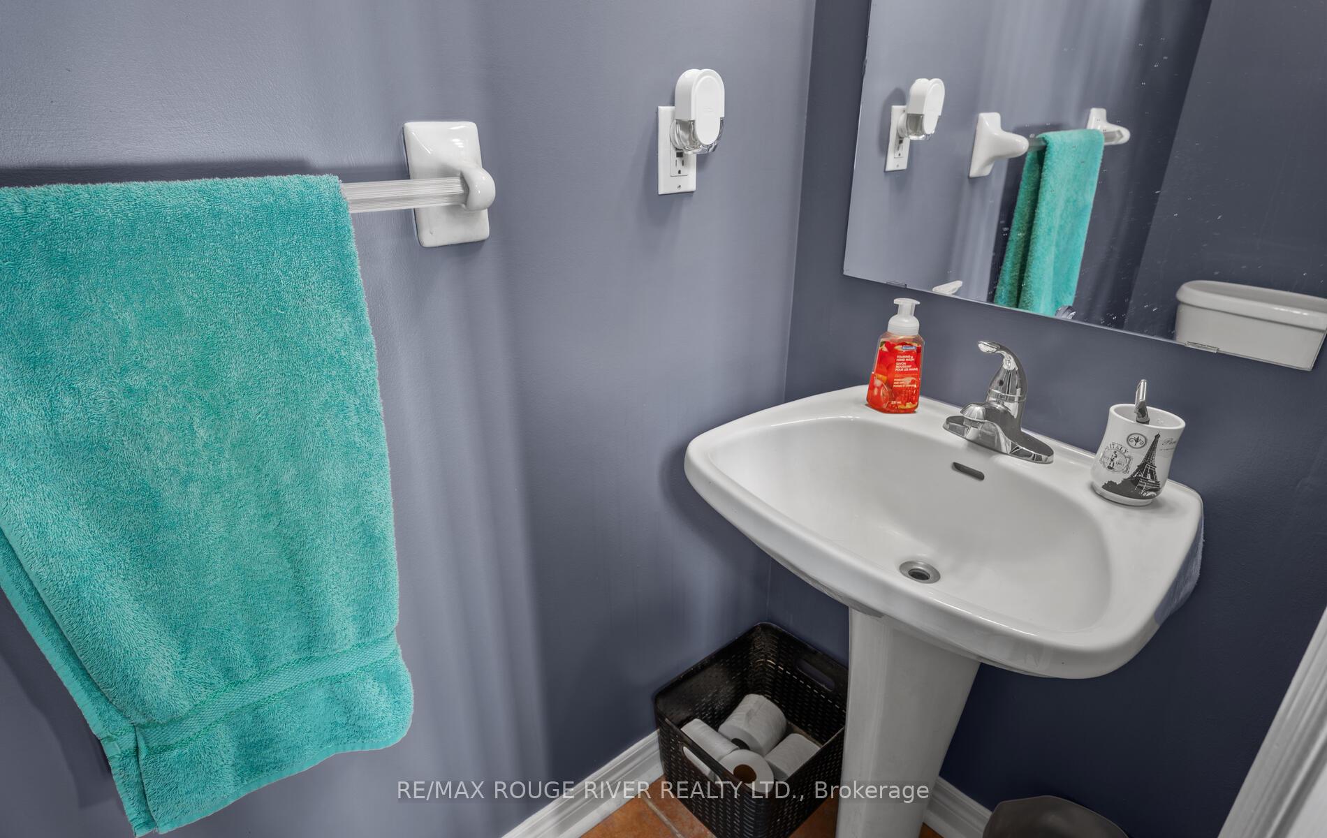 Photo 15 of 149 Stokely Crescent, Whitby, Downtown Whitby — HOMEH