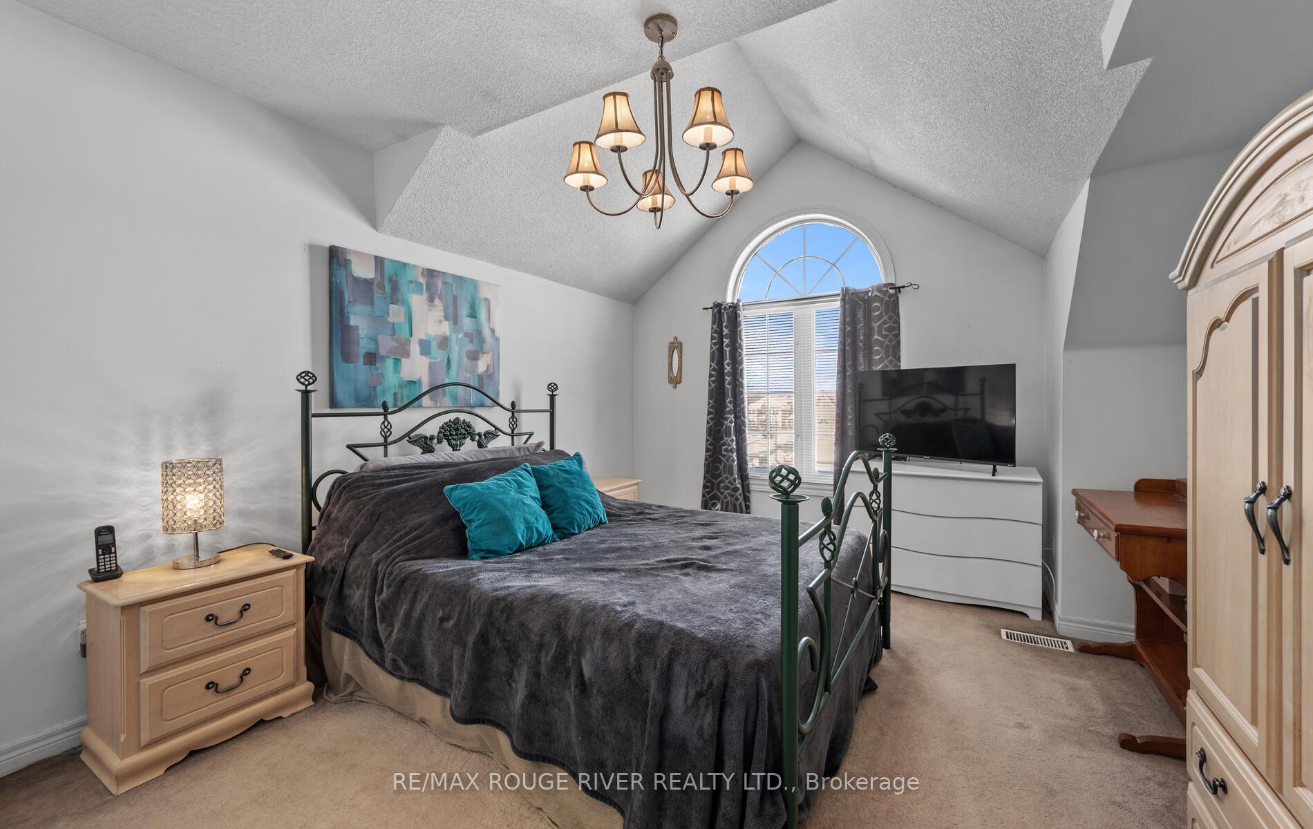 Photo 16 of 149 Stokely Crescent, Whitby, Downtown Whitby — HOMEH