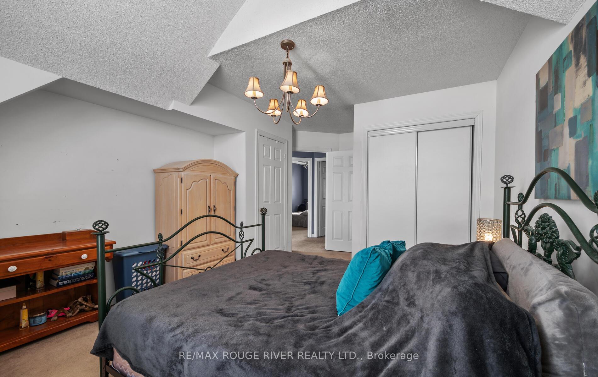 Photo 17 of 149 Stokely Crescent, Whitby, Downtown Whitby — HOMEH
