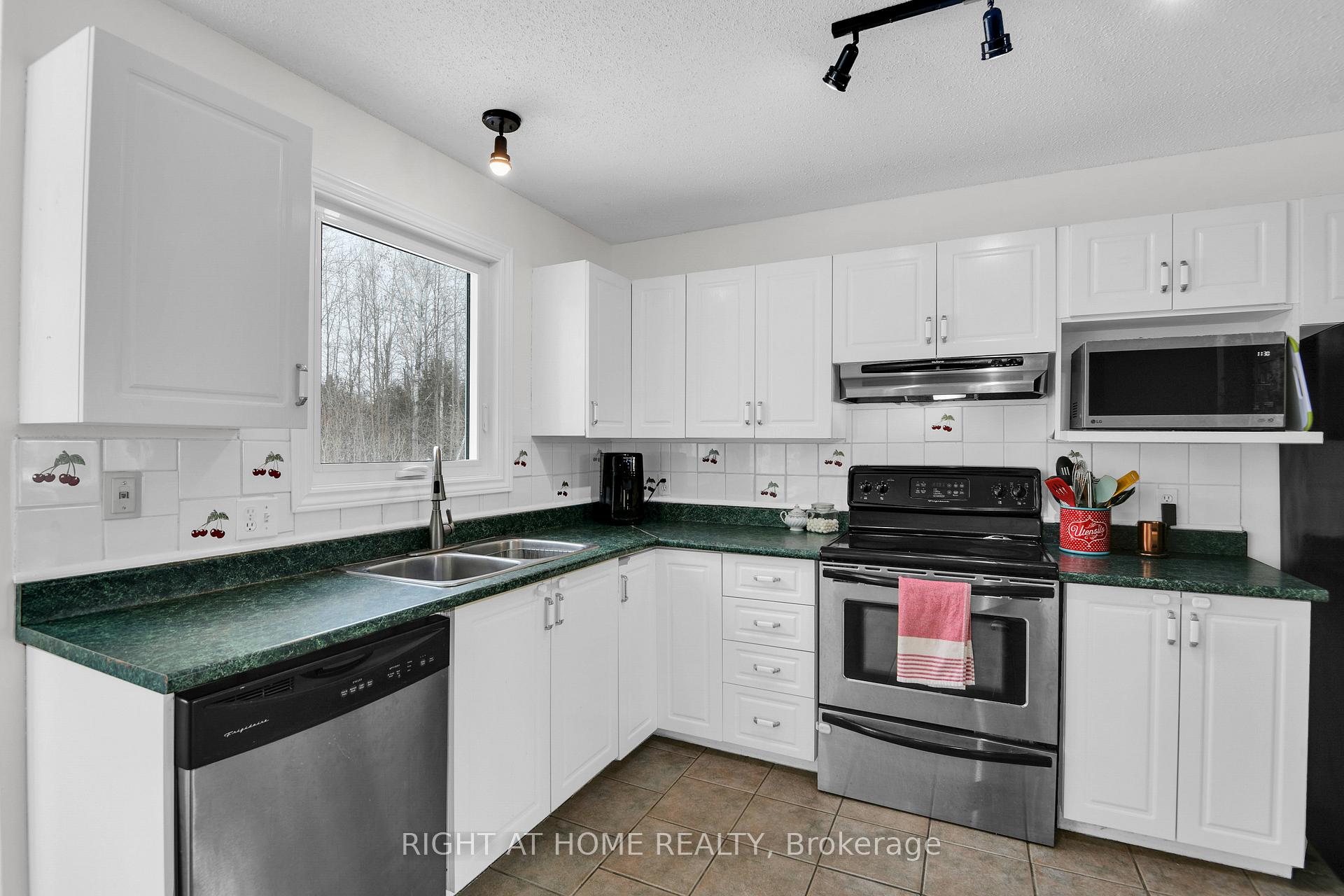 Photo 6 of 9676 Hall Road, Augusta, Augusta Twp — HOMEH