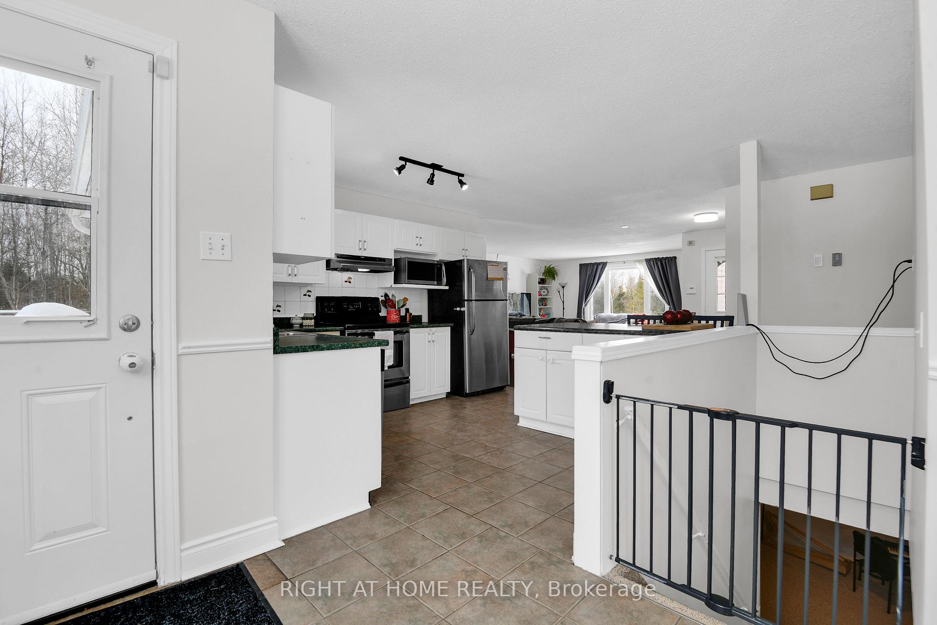 Photo 11 of 9676 Hall Road, Augusta, Augusta Twp — HOMEH