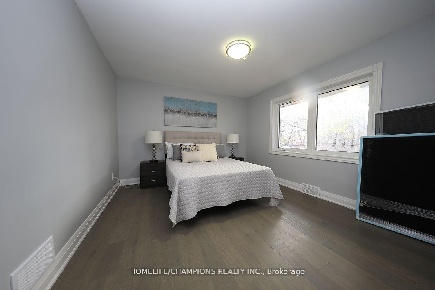 Photo 14 of 426 Cromwell Avenue, Oshawa, Vanier — HOMEH