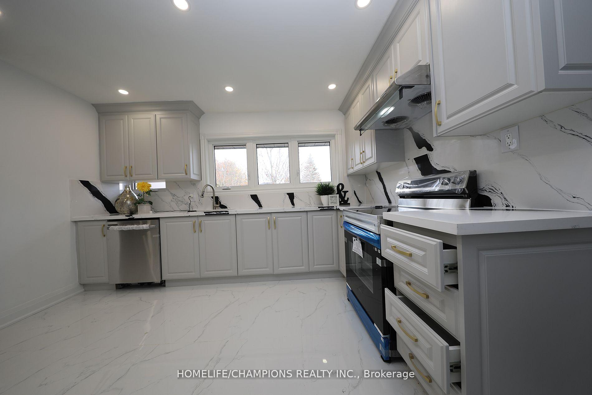 Photo 18 of 426 Cromwell Avenue, Oshawa, Vanier — HOMEH