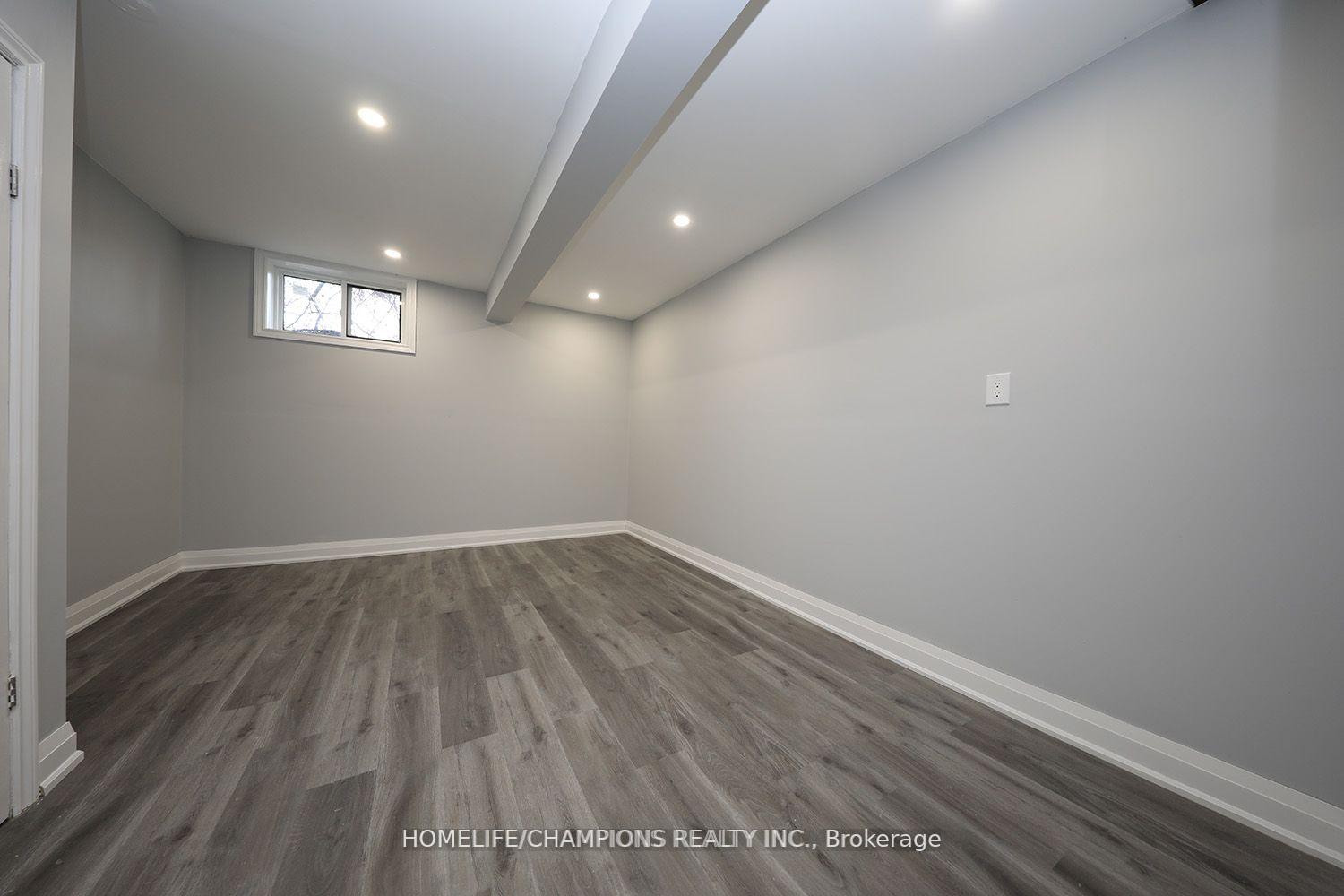 Photo 24 of 426 Cromwell Avenue, Oshawa, Vanier — HOMEH