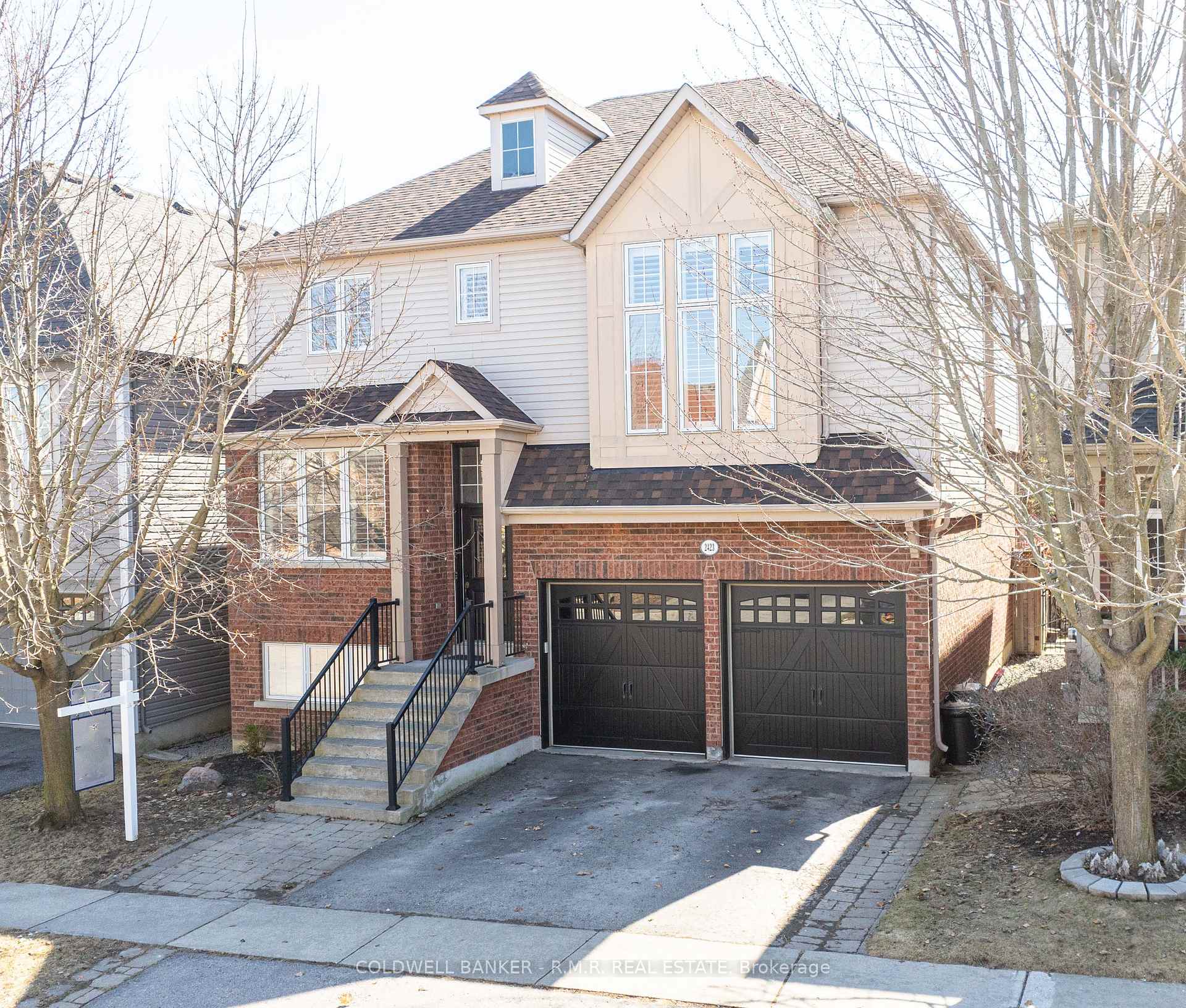 Photo 1 of 2423 Pilgrim Square, Oshawa, Windfields — HOMEH