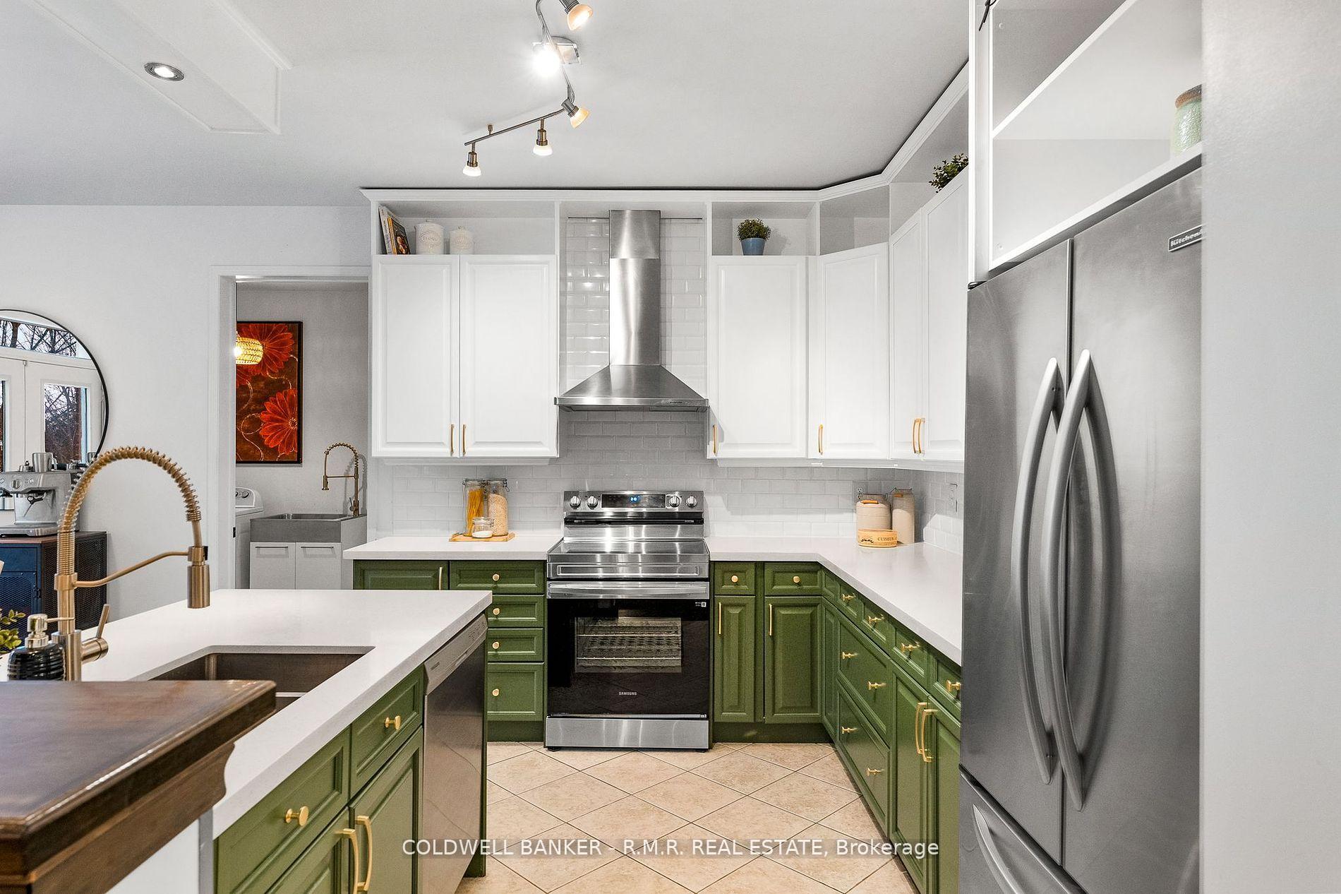 Photo 9 of 2423 Pilgrim Square, Oshawa, Windfields — HOMEH
