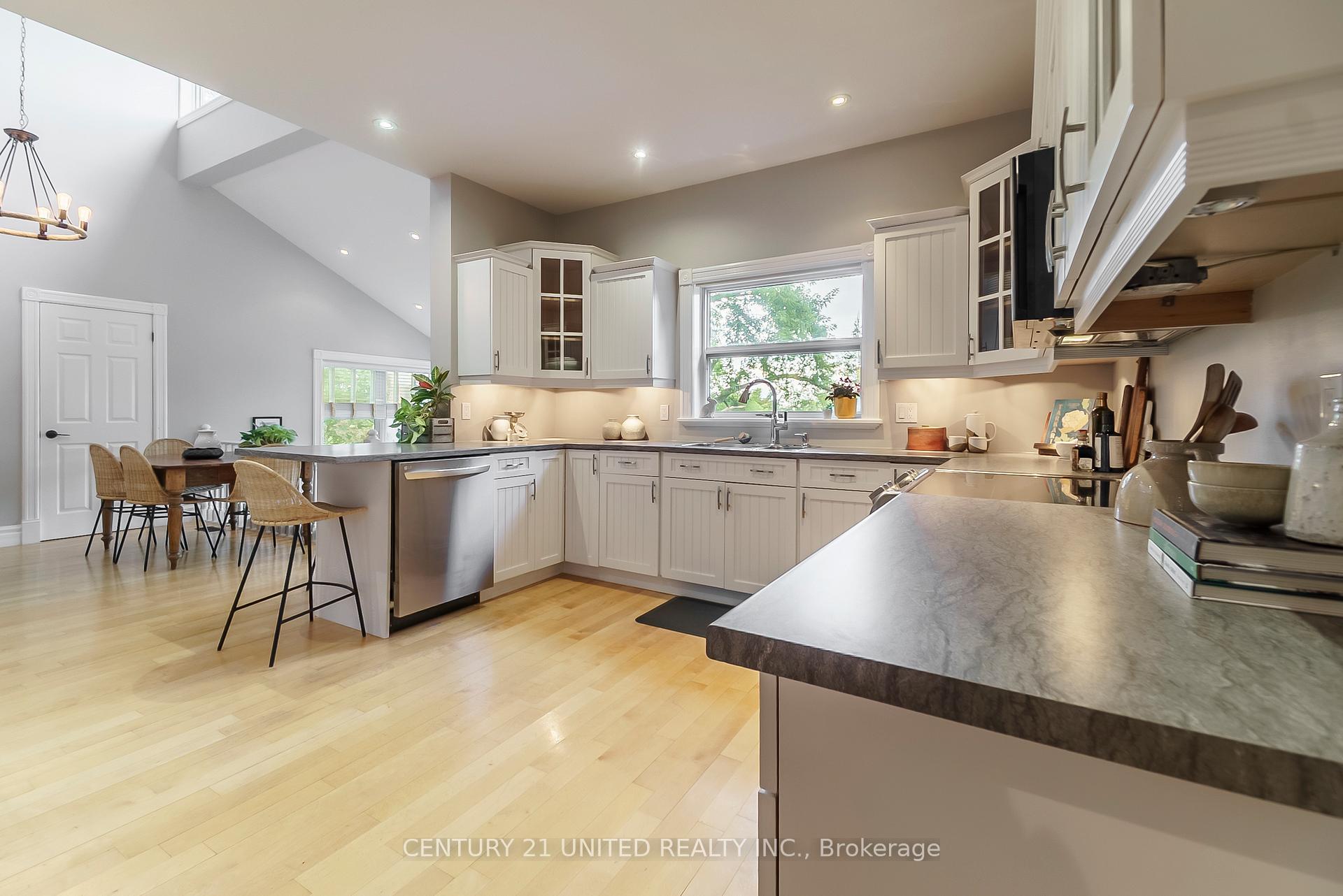 Photo 15 of 1542 Champlain Drive, Peterborough, Northcrest Ward 5 — HOMEH