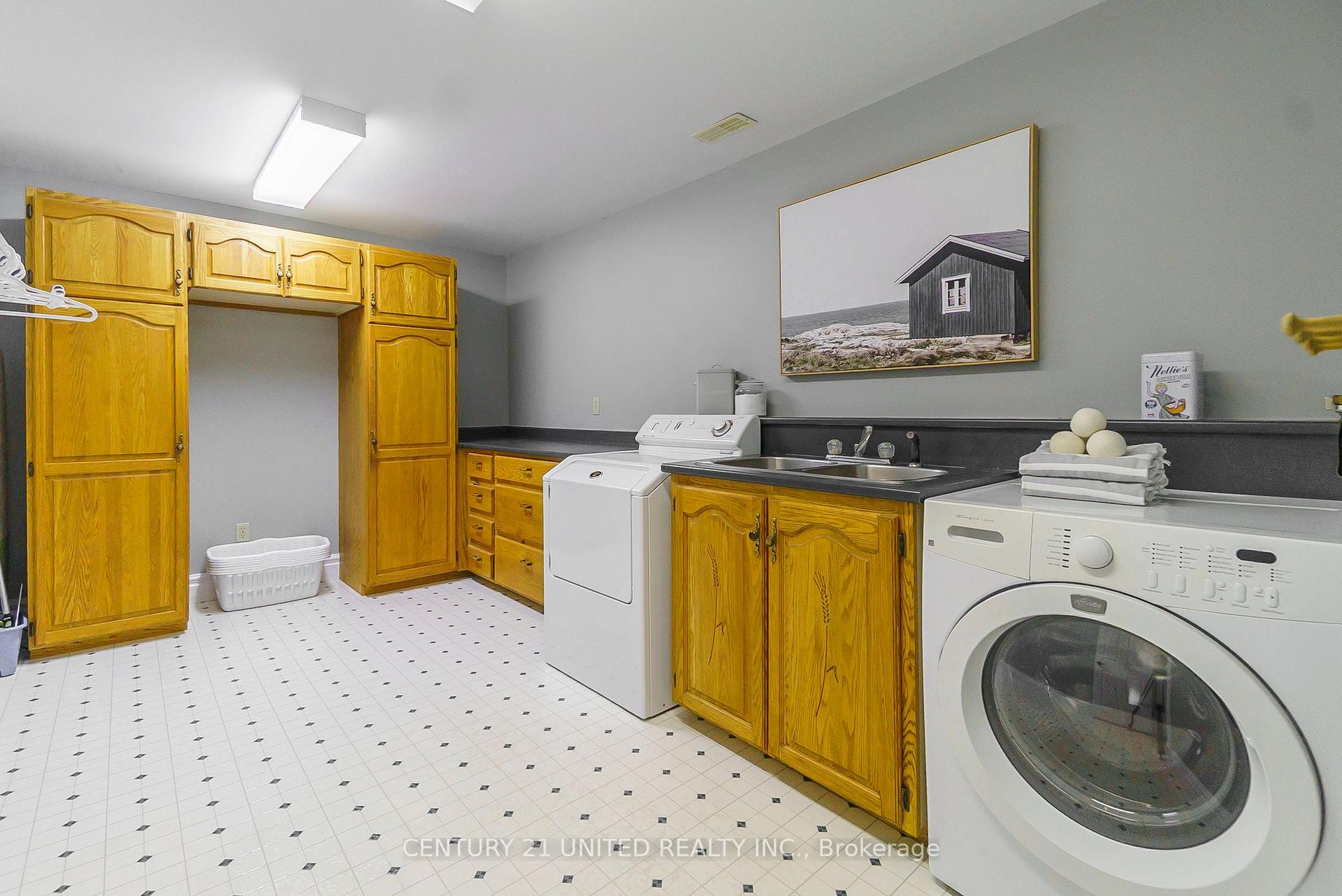 Photo 34 of 1542 Champlain Drive, Peterborough, Northcrest Ward 5 — HOMEH