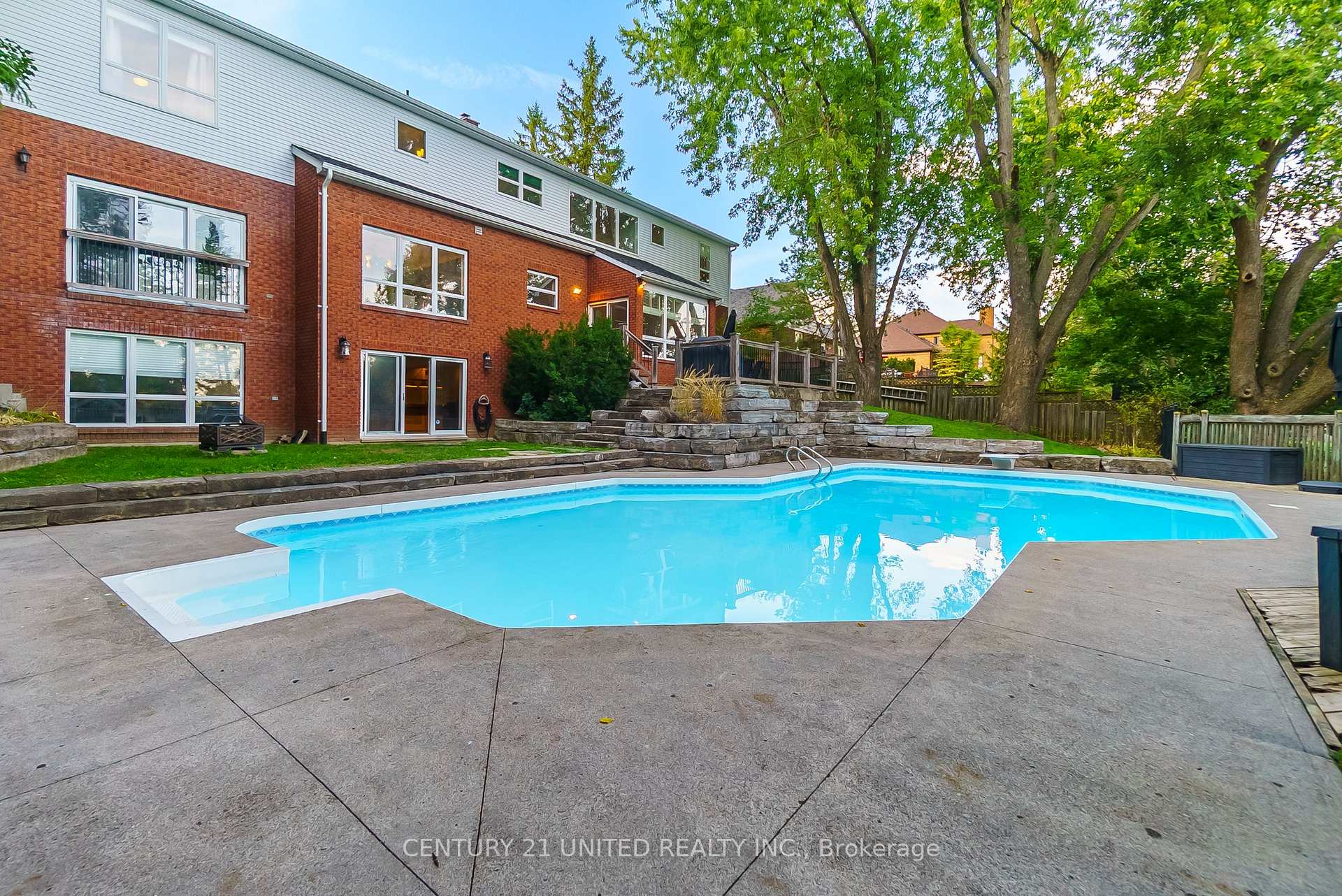 Photo 37 of 1542 Champlain Drive, Peterborough, Northcrest Ward 5 — HOMEH