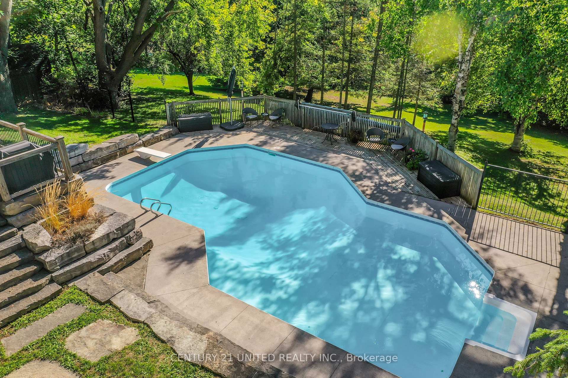 Photo 47 of 1542 Champlain Drive, Peterborough, Northcrest Ward 5 — HOMEH