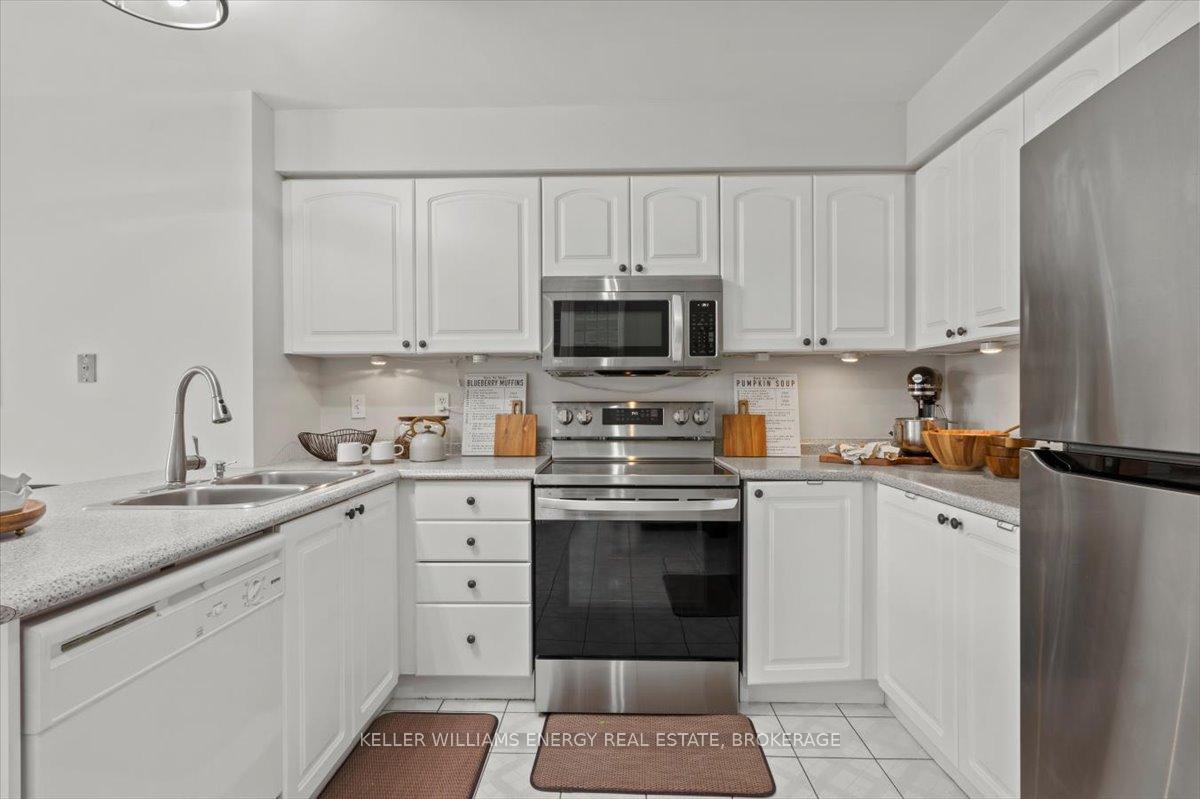 Photo 3 of 1093 Beaver Valley Crescent, Oshawa, Northglen — HOMEH