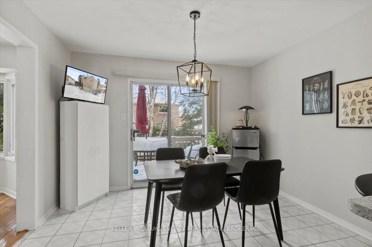 Photo 8 of 1093 Beaver Valley Crescent, Oshawa, Northglen — HOMEH