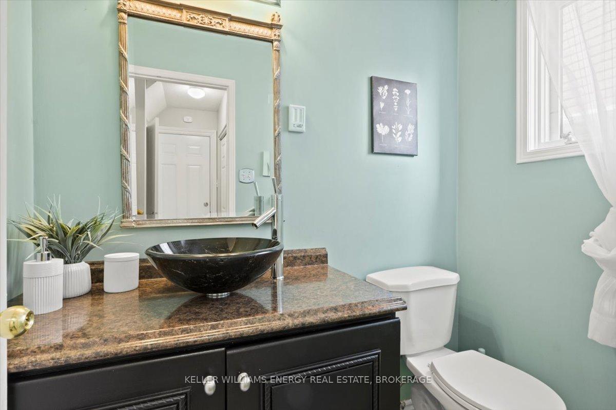 Photo 12 of 1093 Beaver Valley Crescent, Oshawa, Northglen — HOMEH