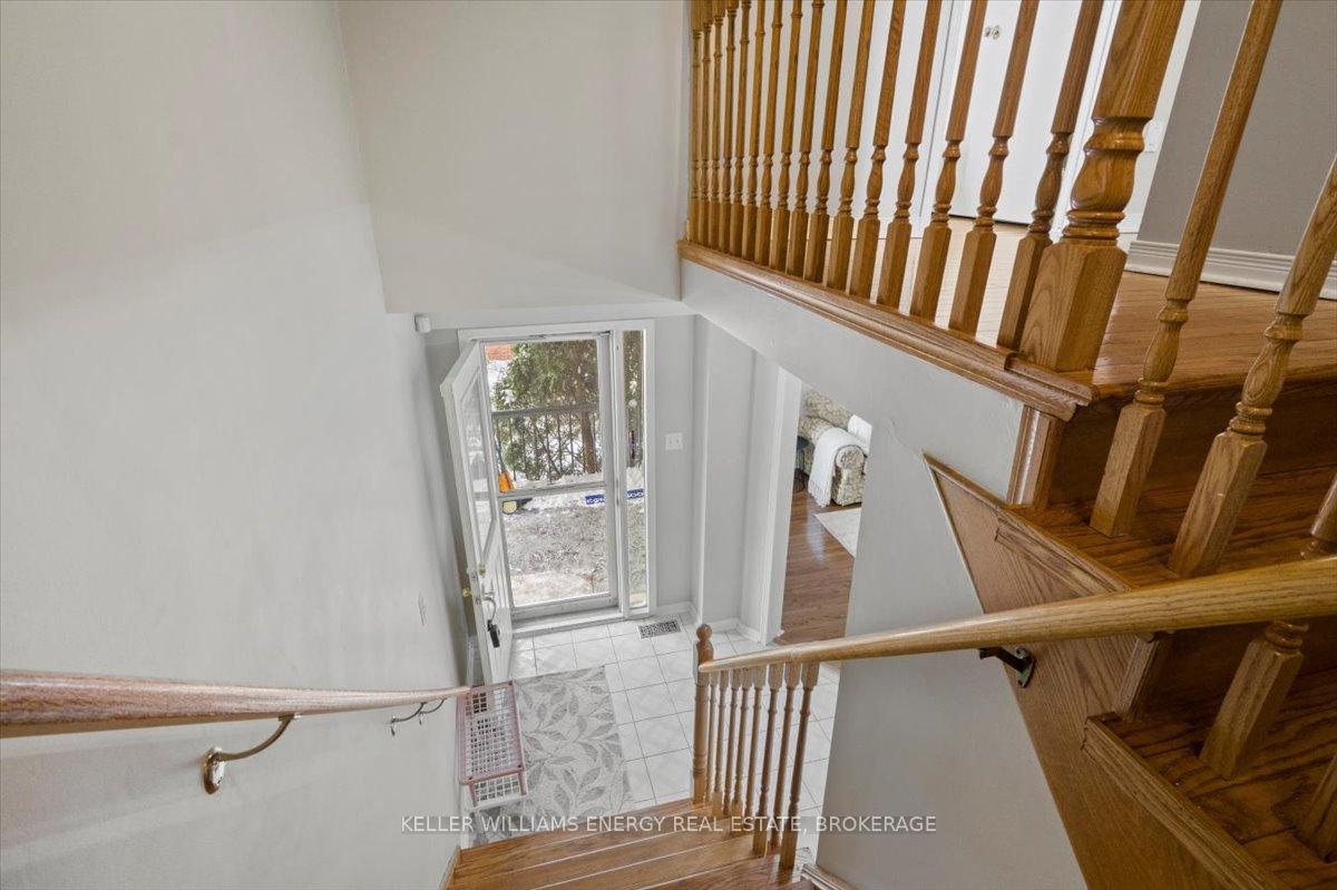 Photo 14 of 1093 Beaver Valley Crescent, Oshawa, Northglen — HOMEH
