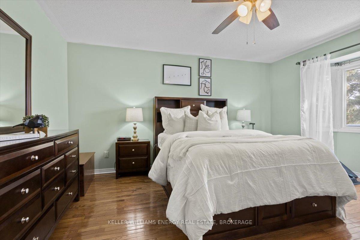 Photo 15 of 1093 Beaver Valley Crescent, Oshawa, Northglen — HOMEH
