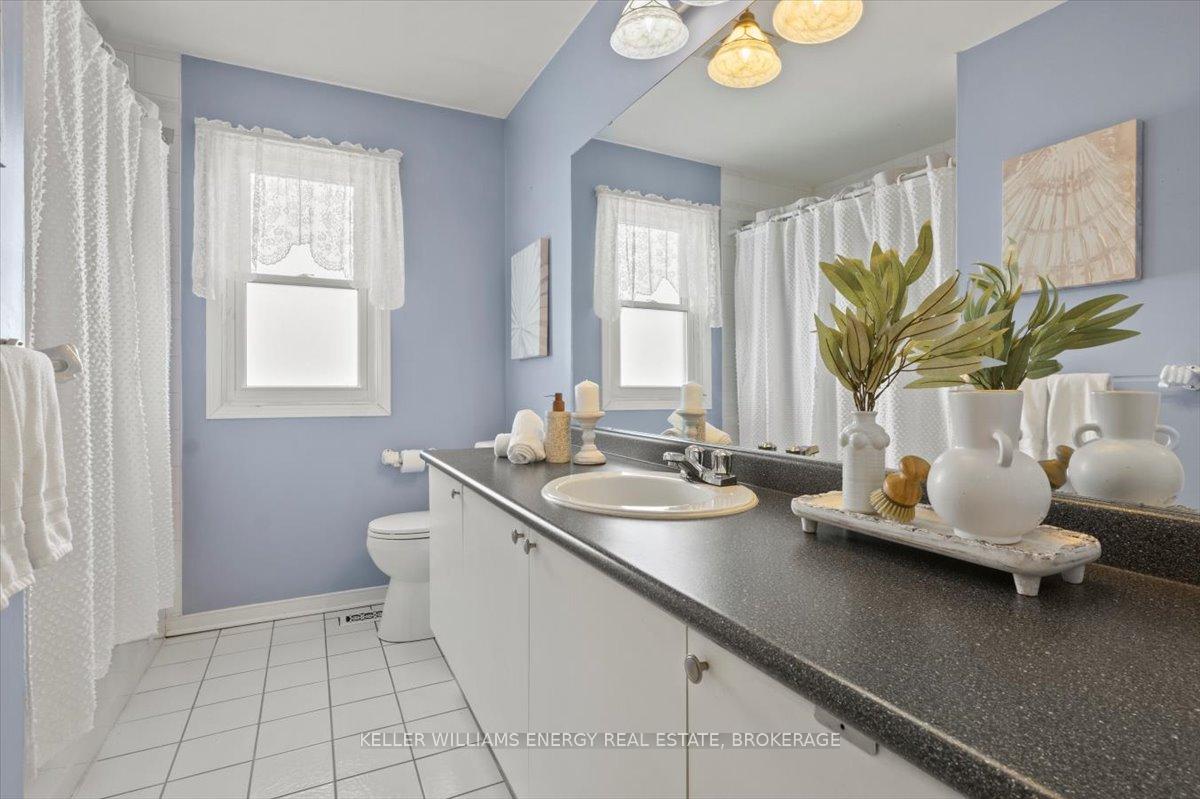 Photo 23 of 1093 Beaver Valley Crescent, Oshawa, Northglen — HOMEH