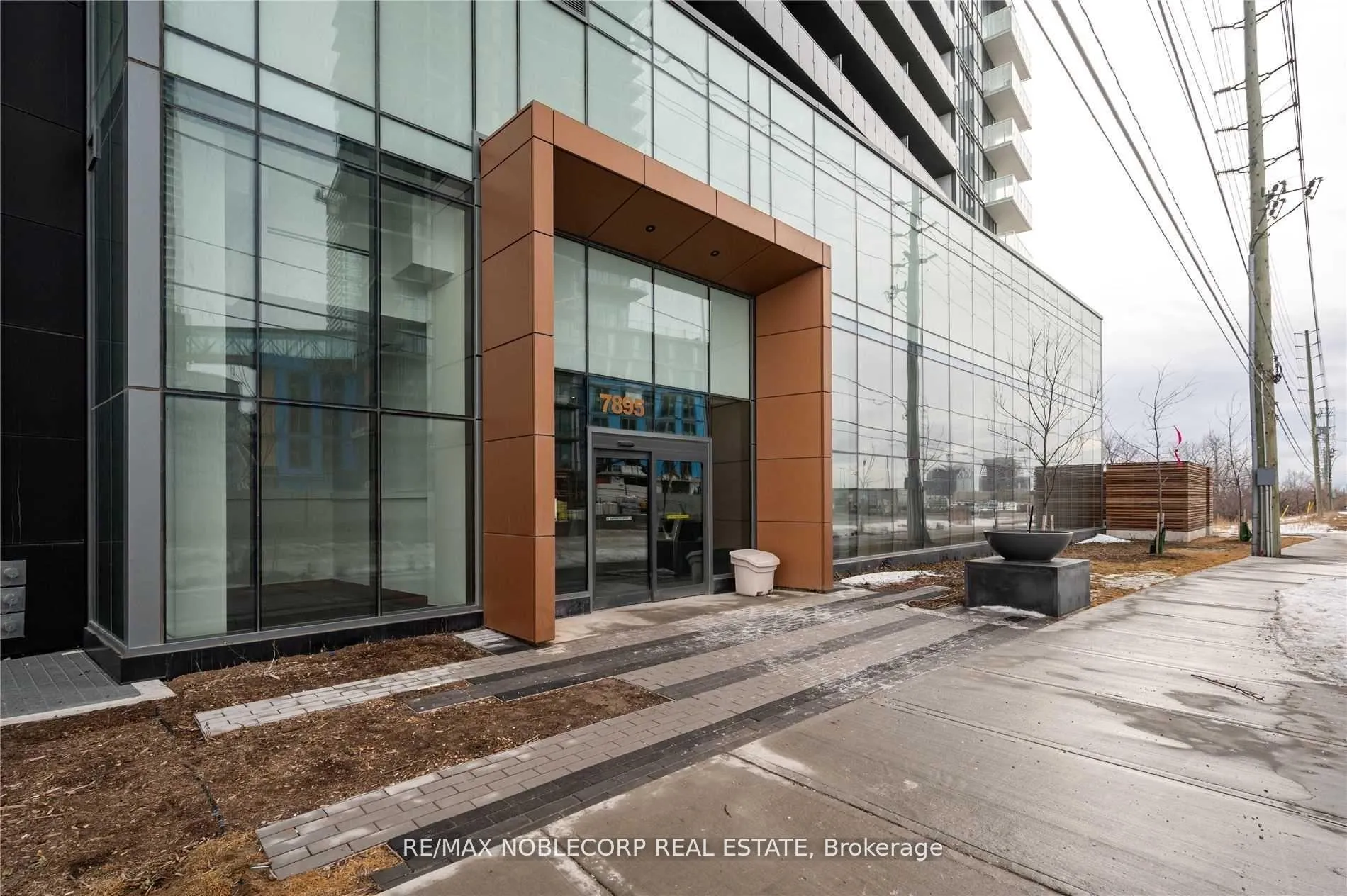 Photo 2 of Unit 2014, 7895 Jane Street, Vaughan, Concord — HOMEH