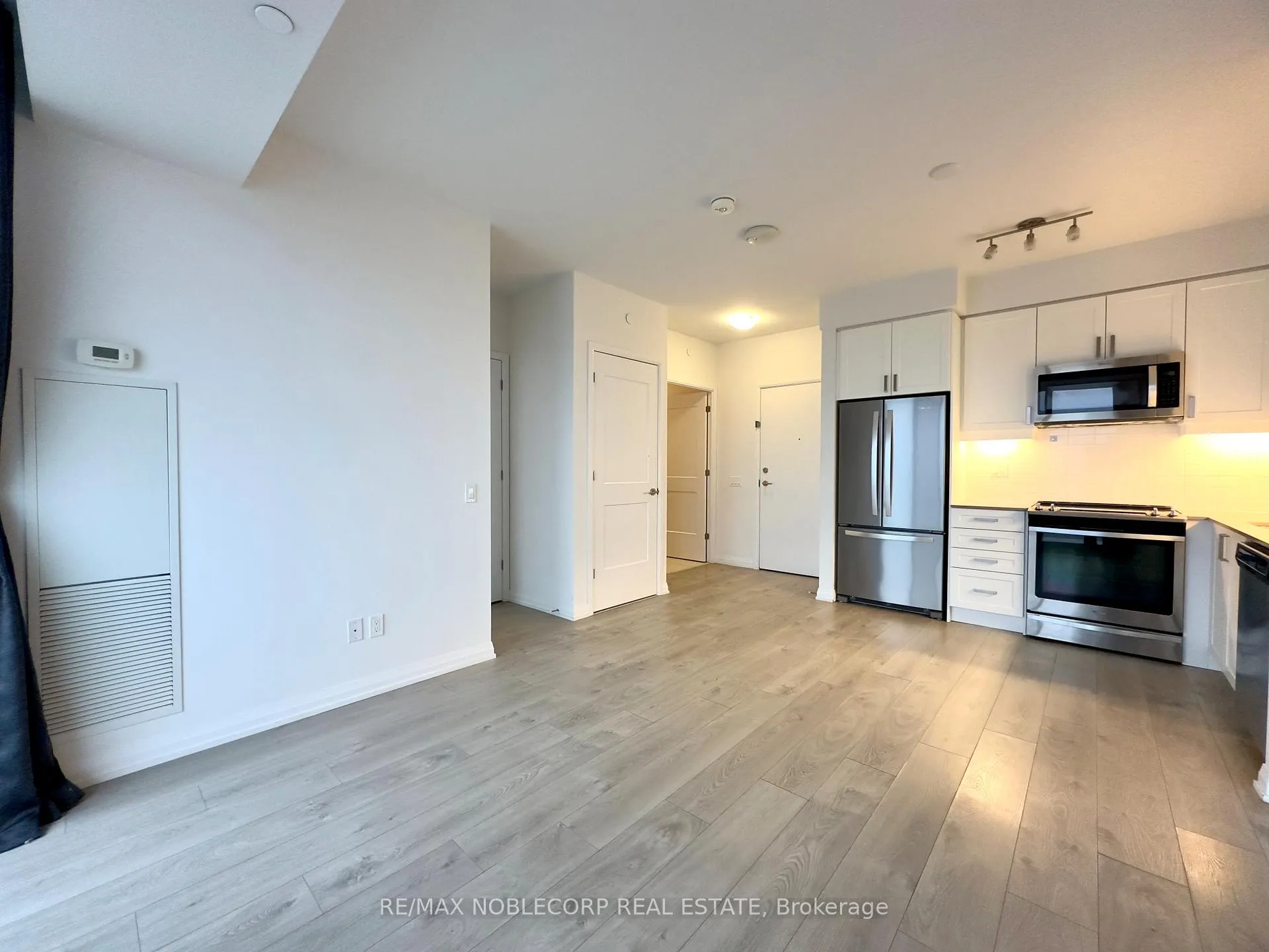 Photo 8 of Unit 2014, 7895 Jane Street, Vaughan, Concord — HOMEH