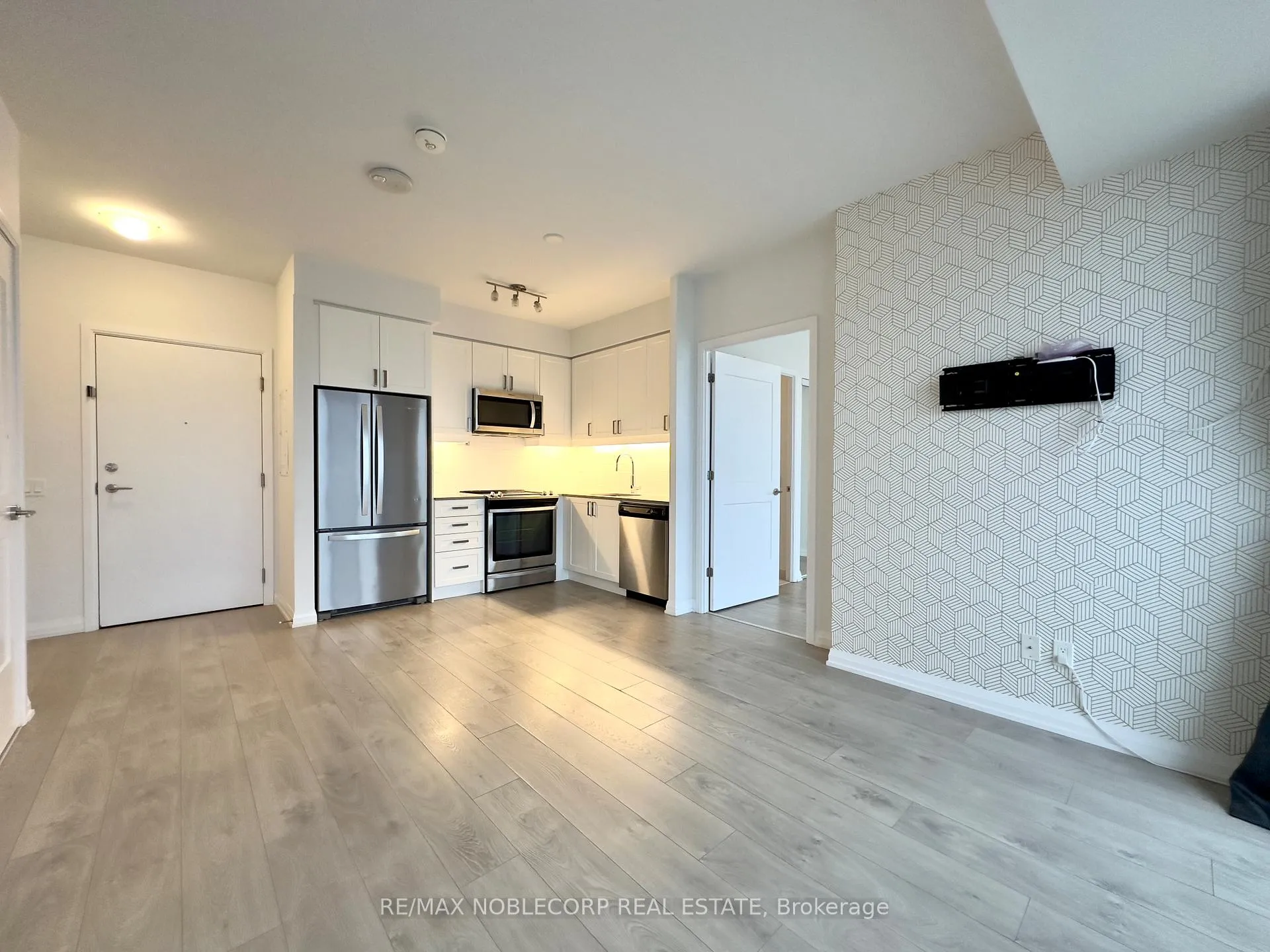 Photo 9 of Unit 2014, 7895 Jane Street, Vaughan, Concord — HOMEH