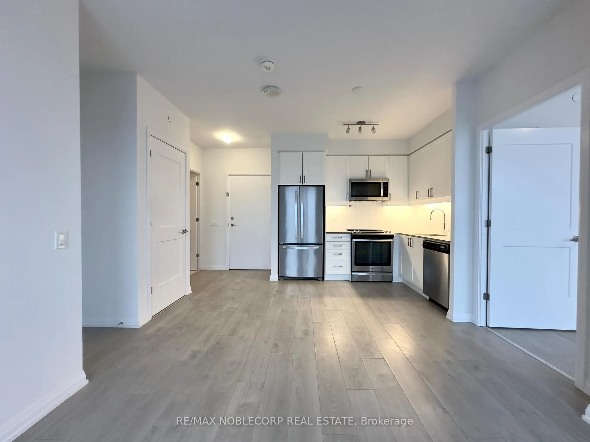 Photo 10 of Unit 2014, 7895 Jane Street, Vaughan, Concord — HOMEH