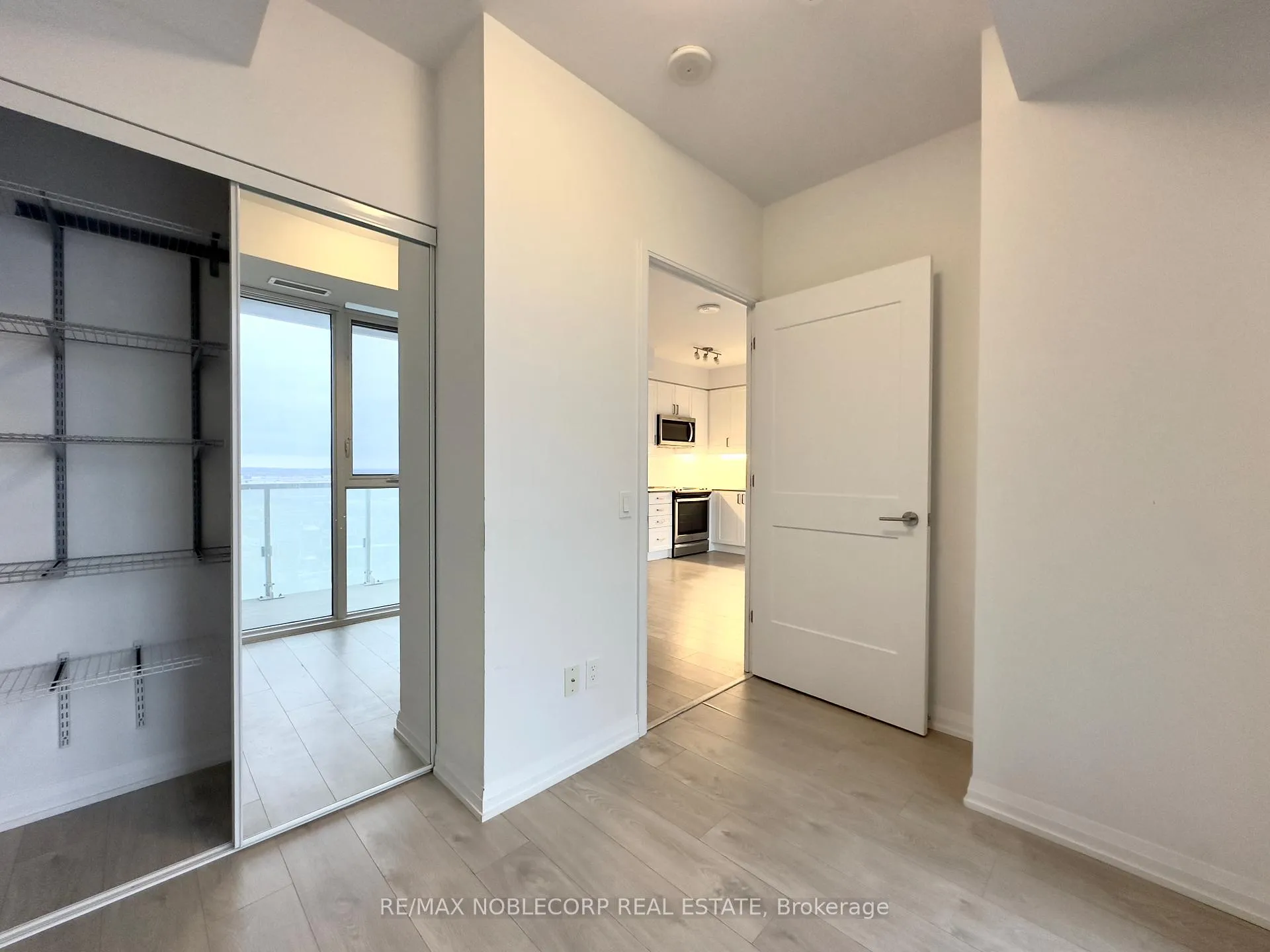 Photo 13 of Unit 2014, 7895 Jane Street, Vaughan, Concord — HOMEH