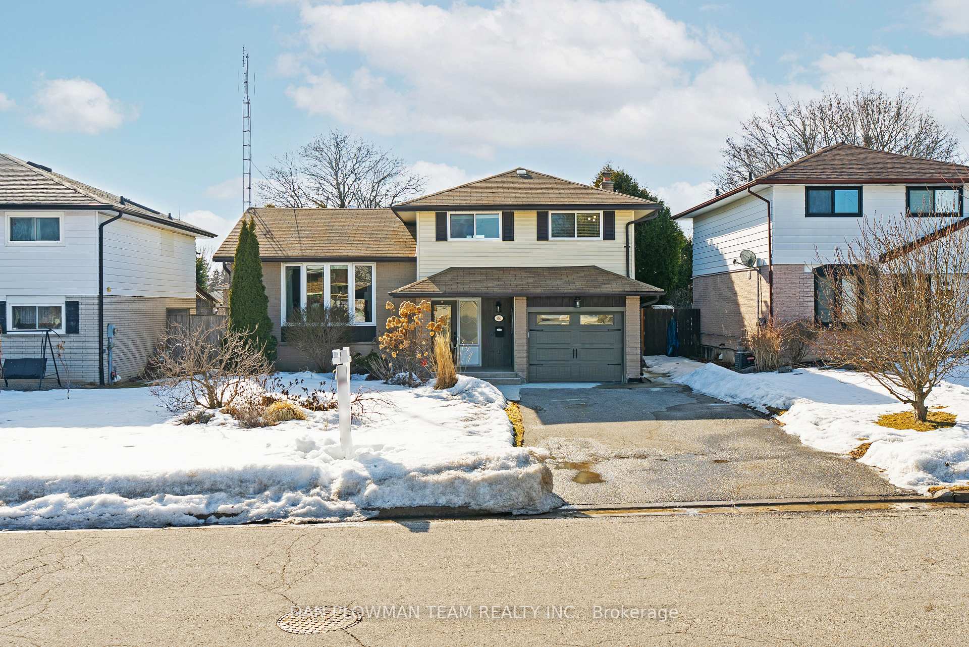 Photo 1 of 880 Carnaby Crescent, Oshawa, Centennial — HOMEH