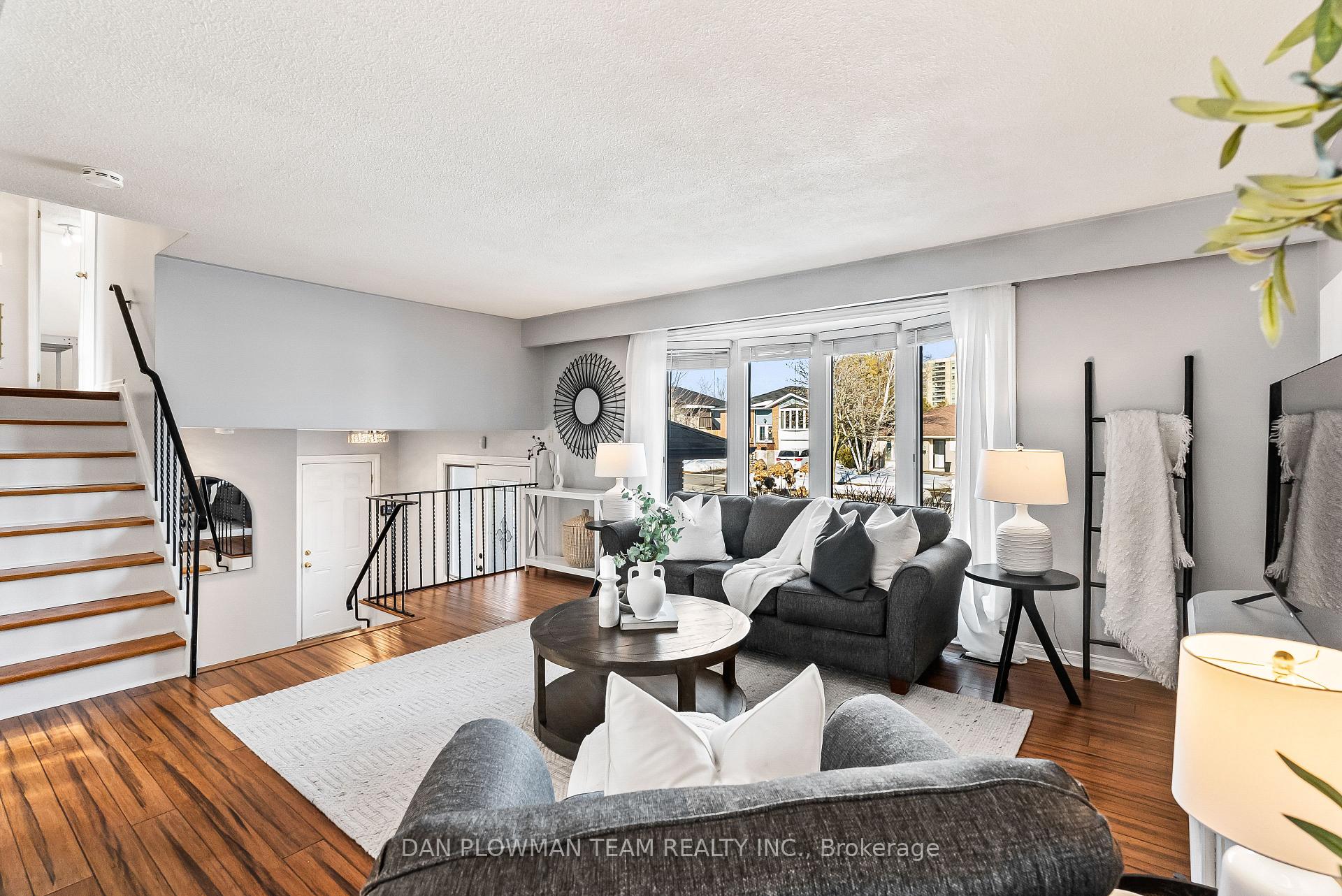 Photo 7 of 880 Carnaby Crescent, Oshawa, Centennial — HOMEH