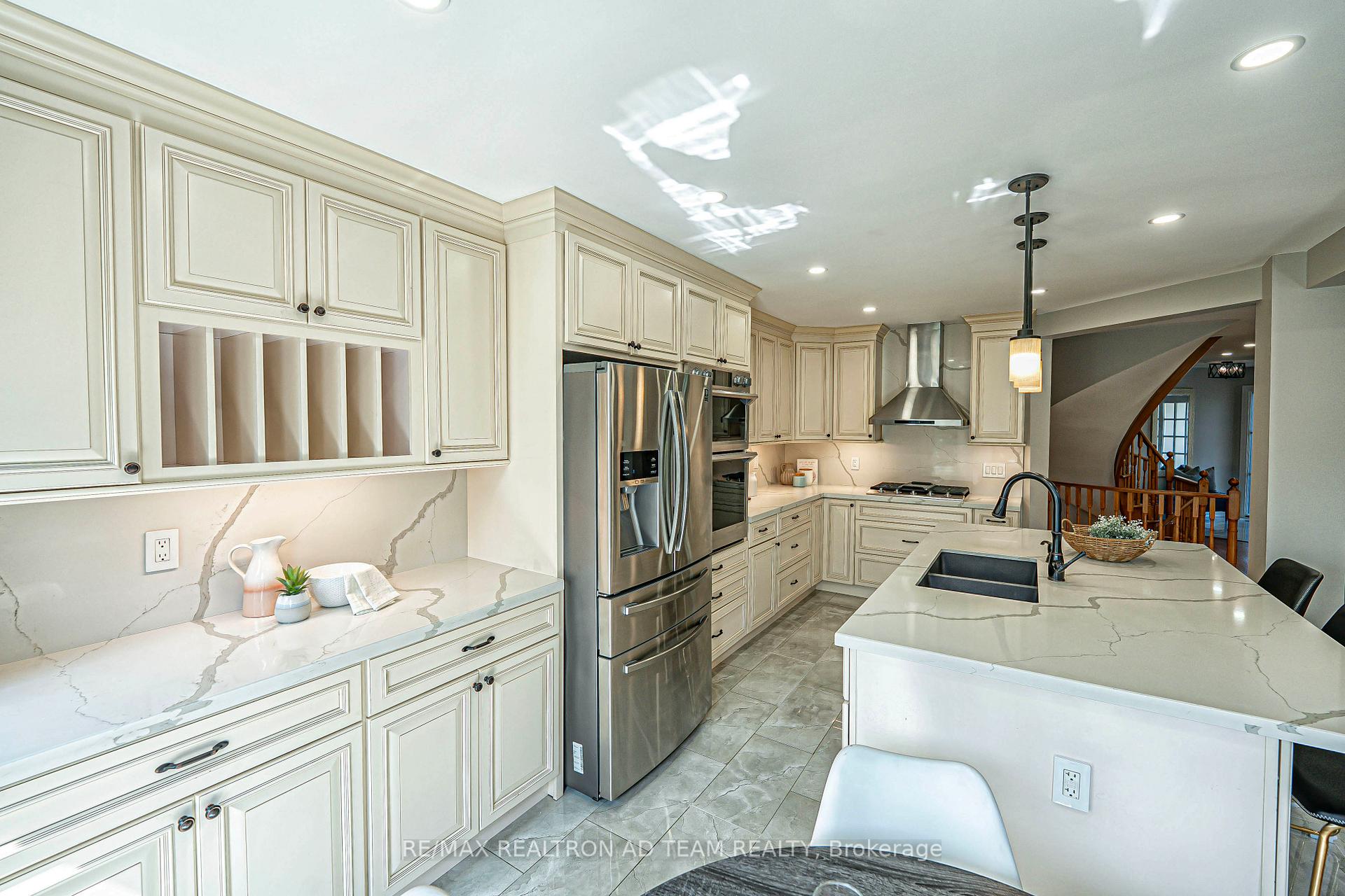 Photo 14 of 100 Hibbard Drive, Ajax, Central — HOMEH