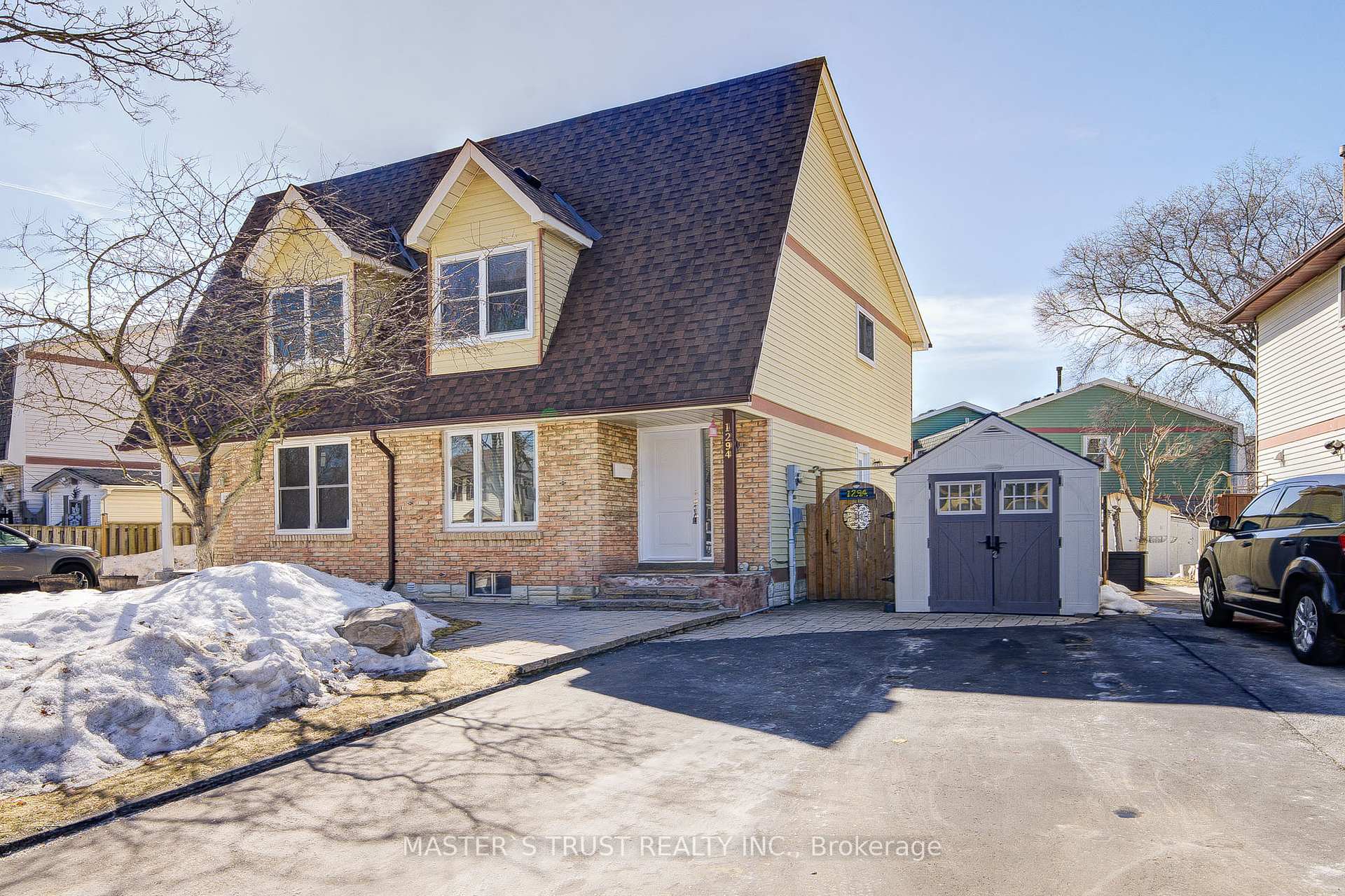 Front of 1294 Ludlow Court
