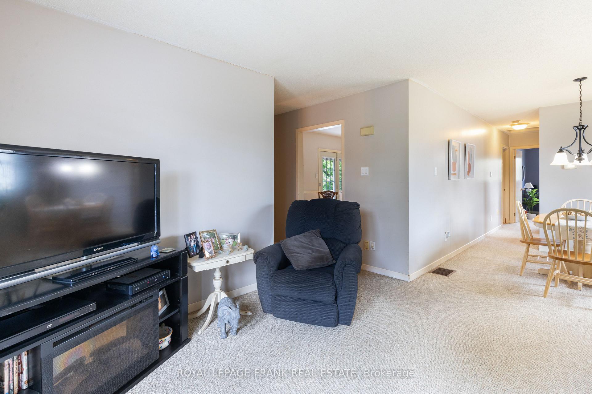 Photo 6 of 2558 Foxmeadow Road, Peterborough, Ashburnham Ward 4 — HOMEH