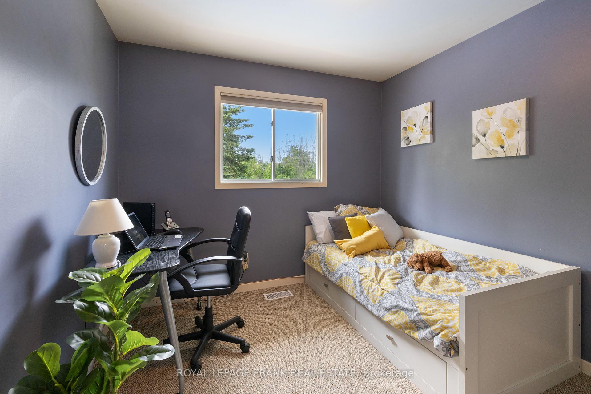 Photo 20 of 2558 Foxmeadow Road, Peterborough, Ashburnham Ward 4 — HOMEH