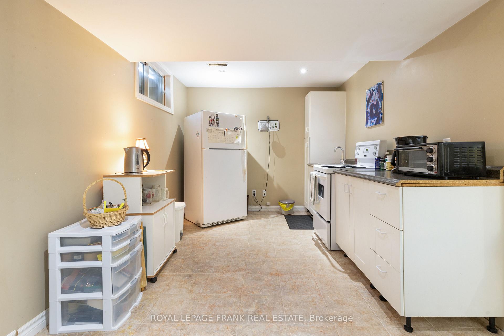 Photo 29 of 2558 Foxmeadow Road, Peterborough, Ashburnham Ward 4 — HOMEH